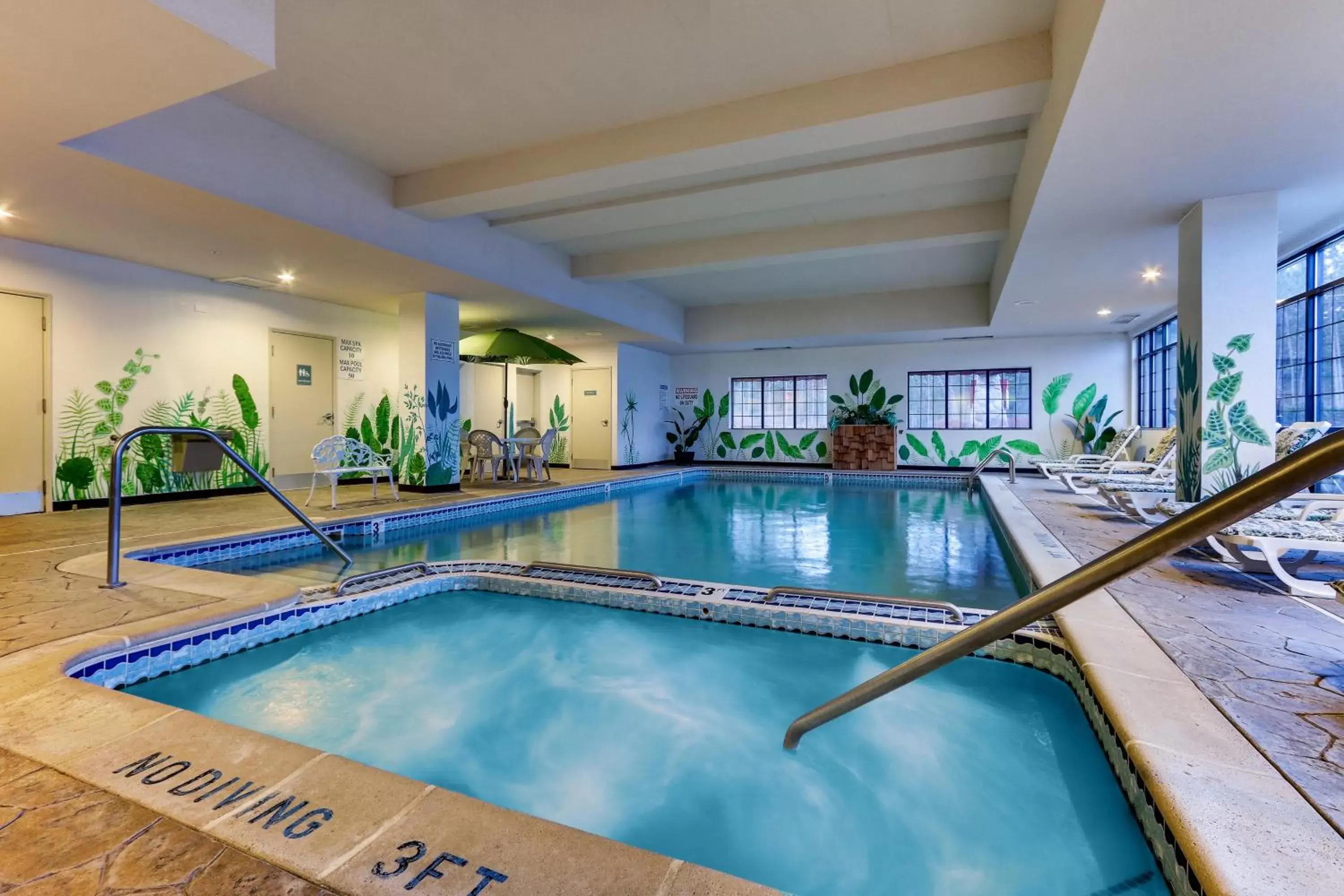 Pool view, Swimming Pool in Parkshore Resort