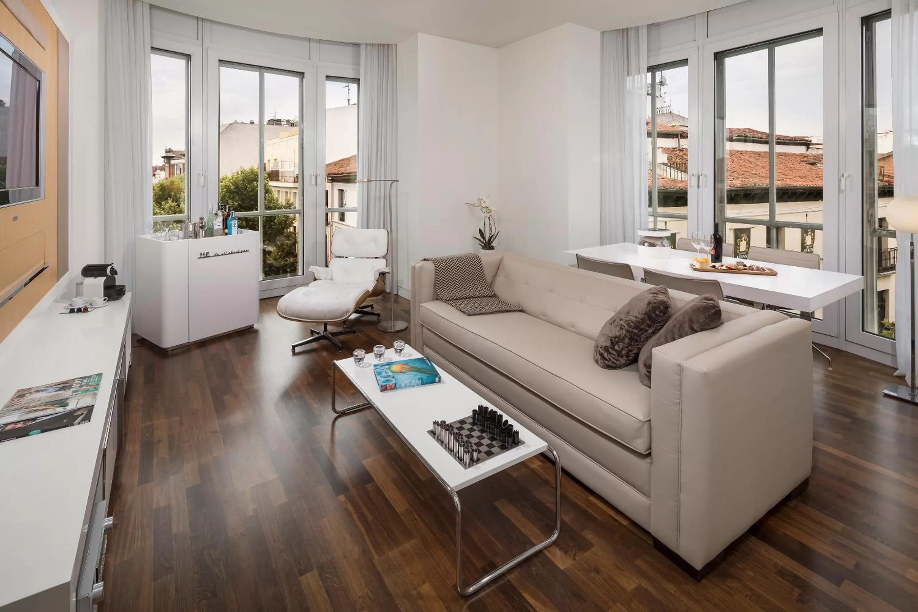 Decorative detail in ME Madrid Reina Victoria by Meliá