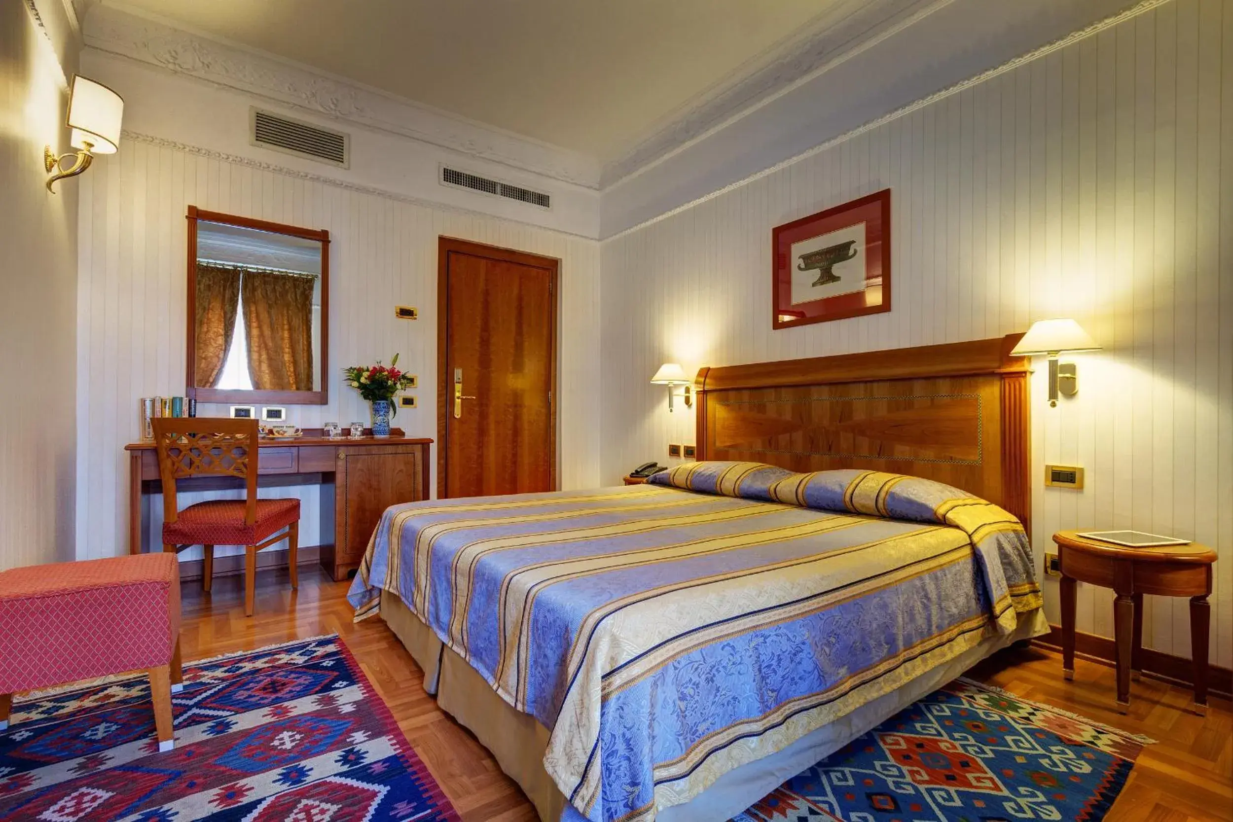Photo of the whole room, Bed in Residenza RomaCentro