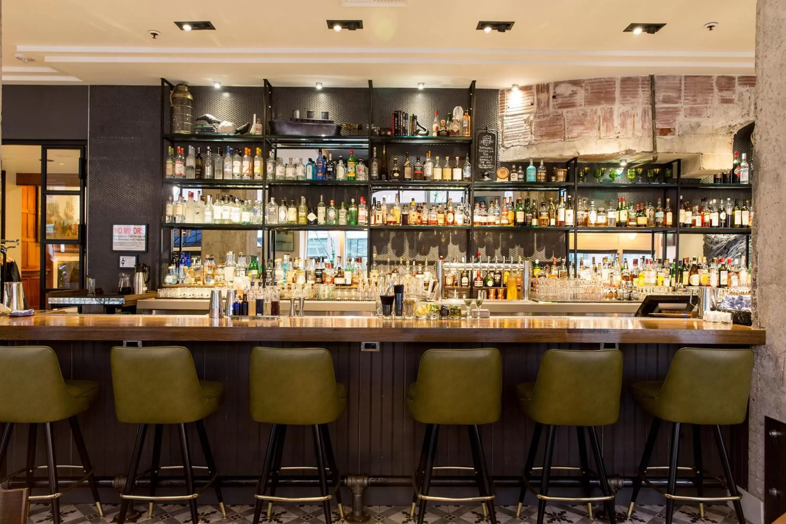 Lounge or bar in Heathman Hotel Lounge or bar in Heathman Hotel