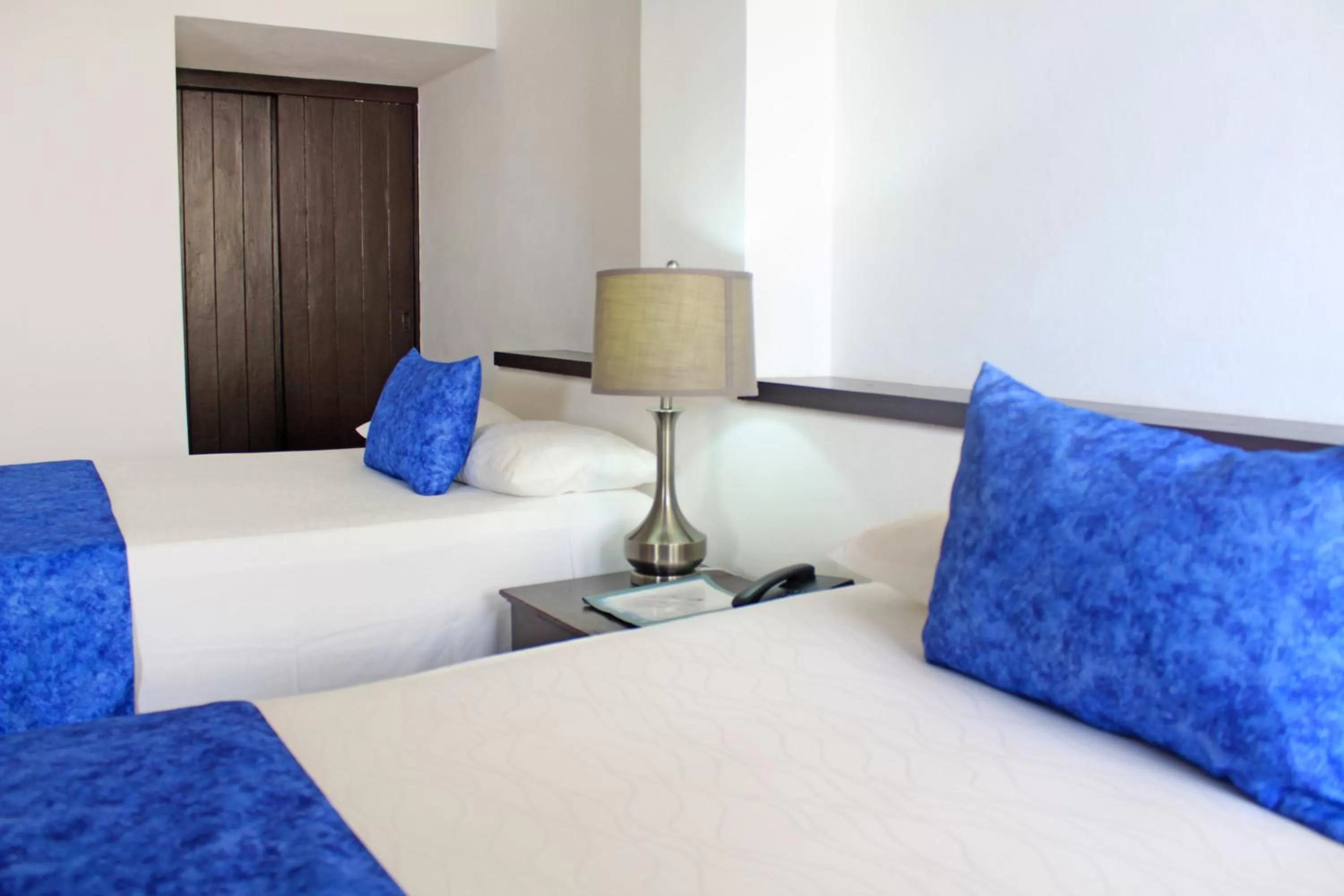 Photo of the whole room, Bed in San Marino