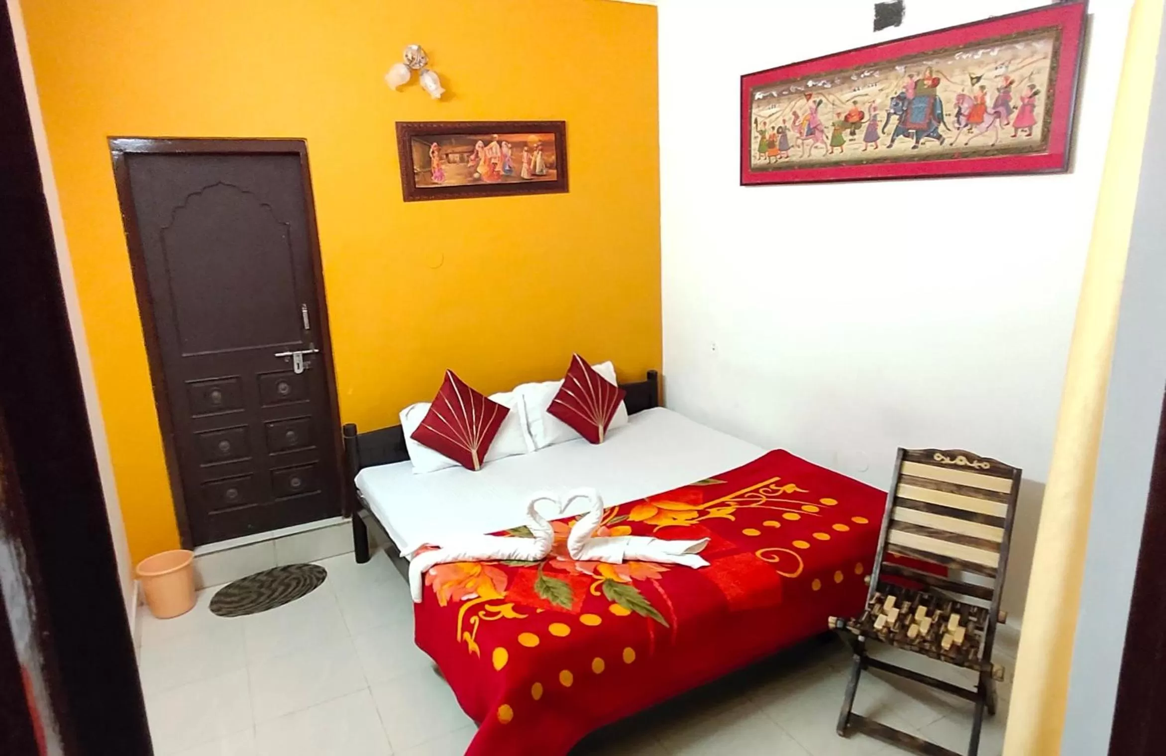 Bed in Haveli Taragarh Palace