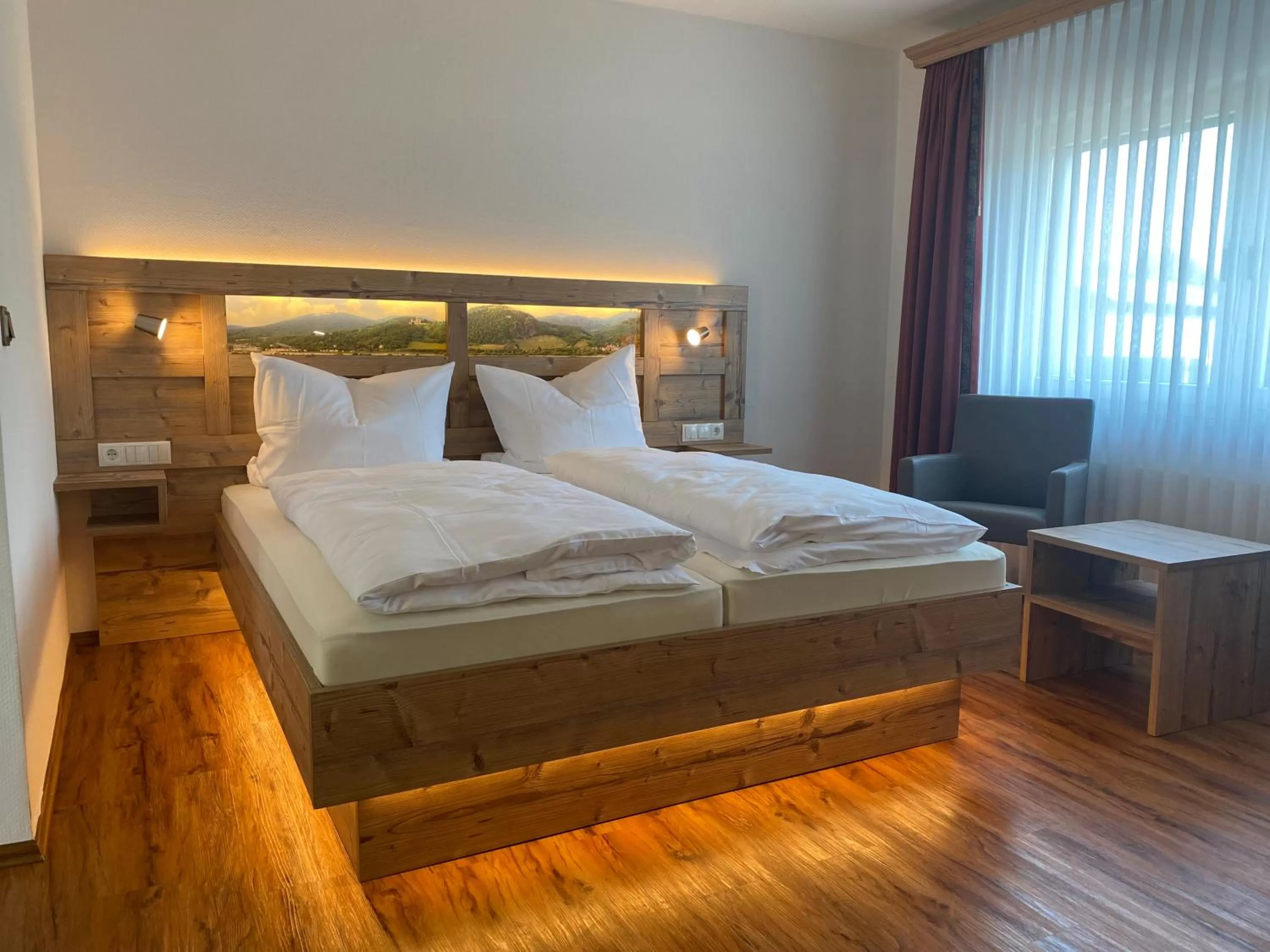 Photo of the whole room, Bed in Motel Domblick