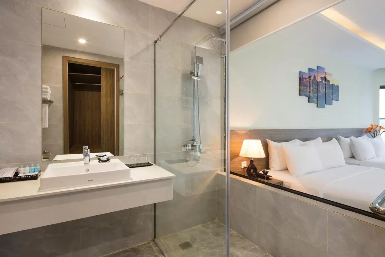 Shower, Bathroom in Xavia Hotel