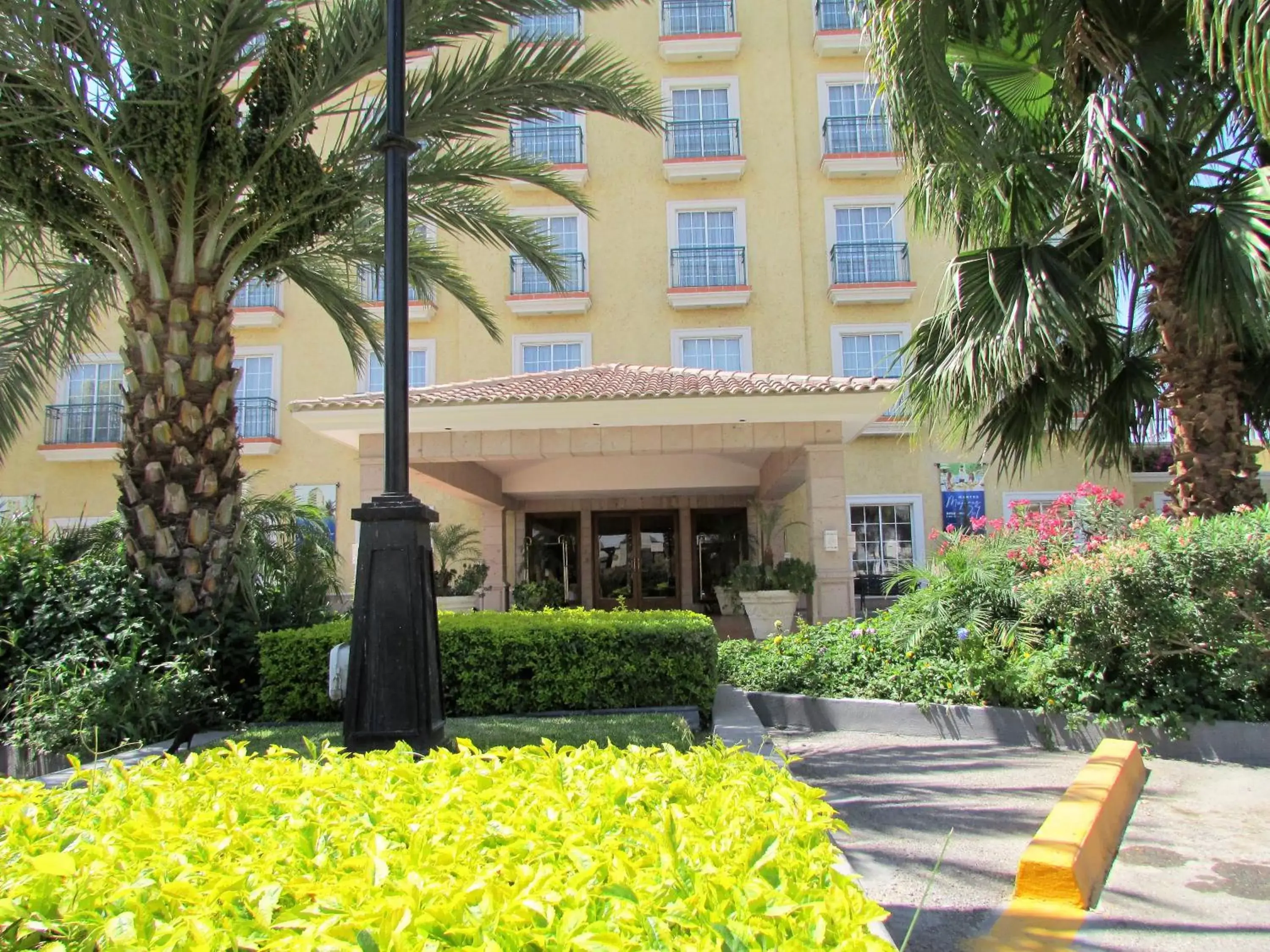 Property building in Best Western Hotel Posada Del Rio Express