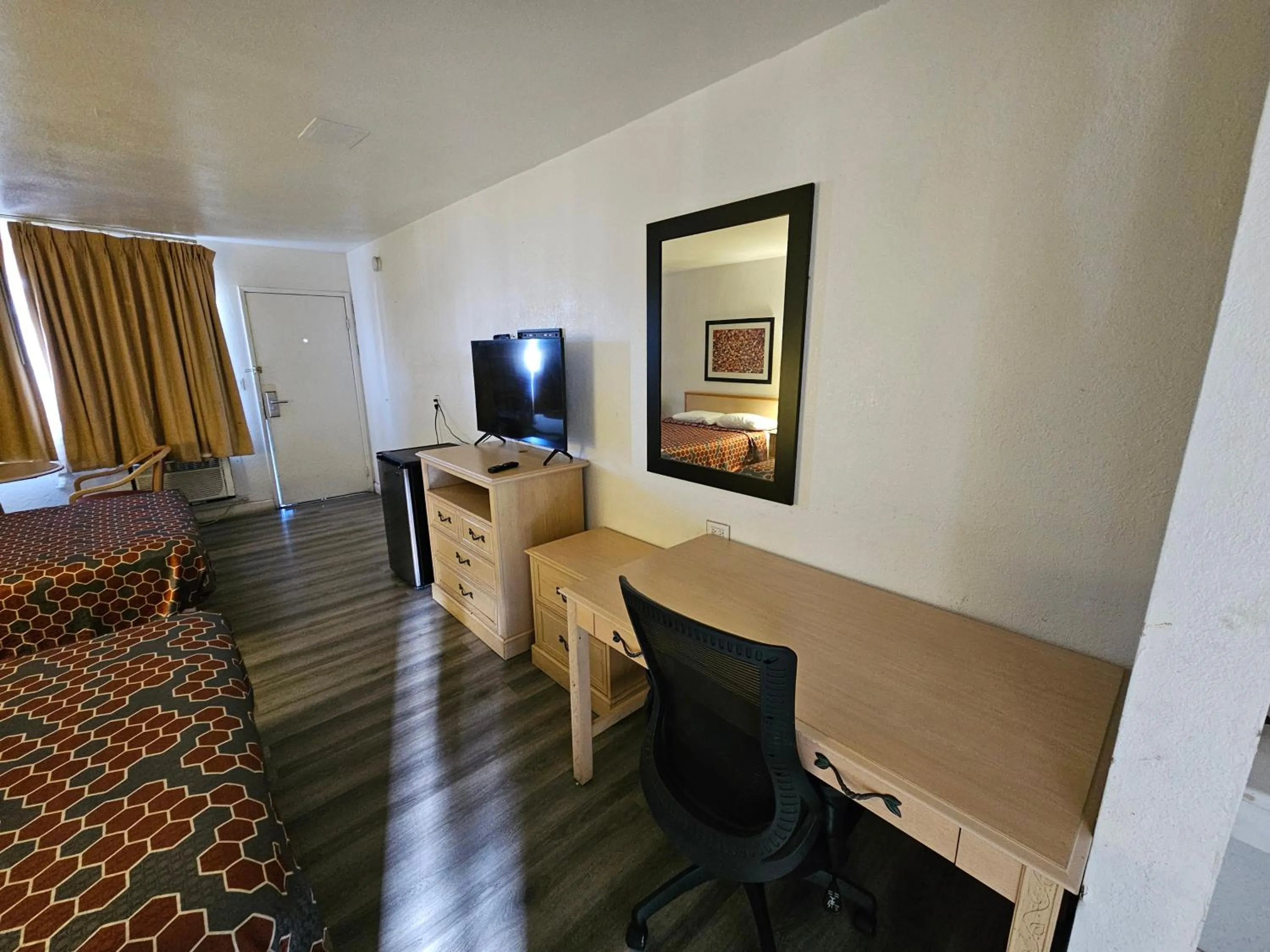 TV and multimedia, Bed in Heritage Inn - Milpitas