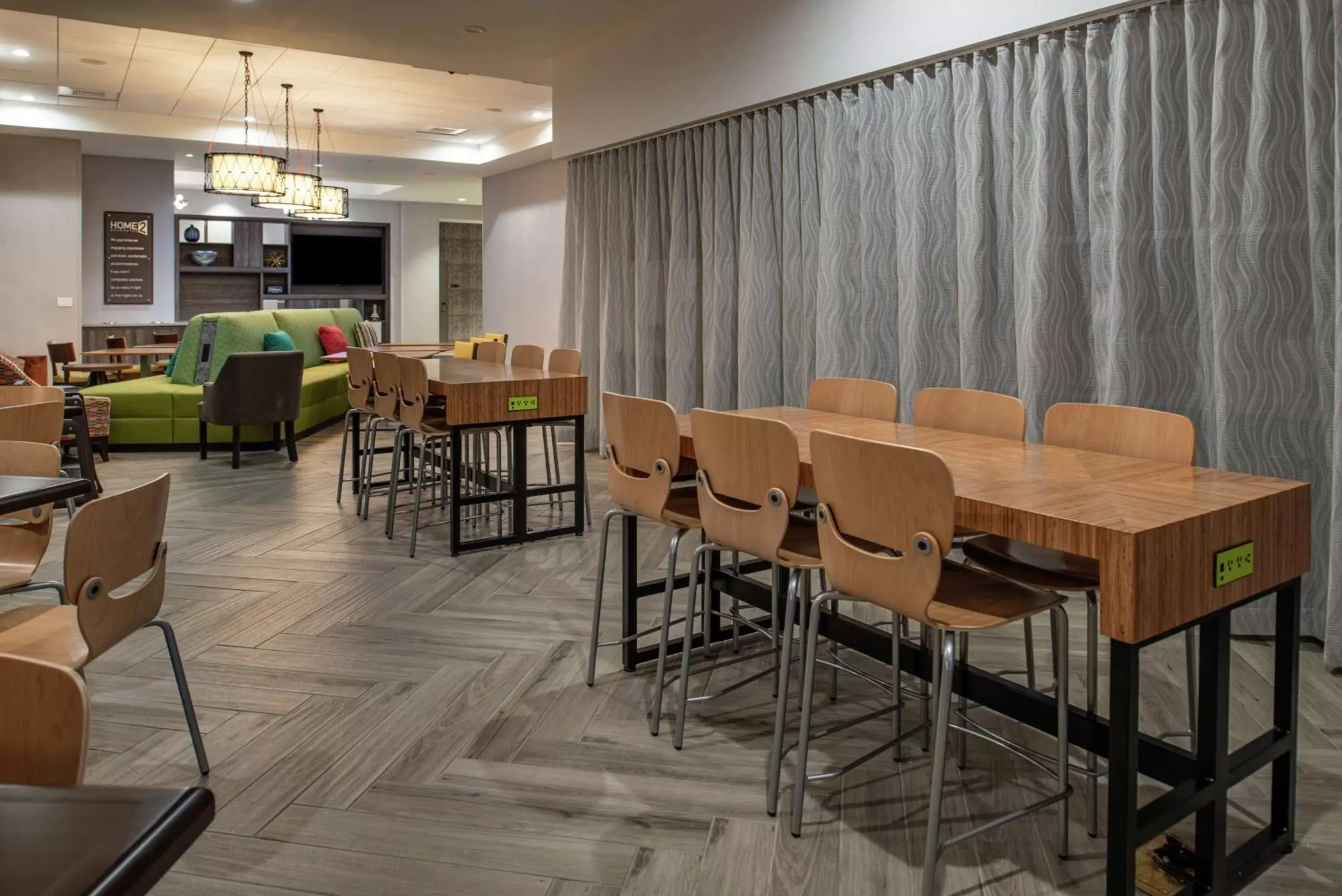 Breakfast, Restaurant/Places to Eat in Home2 Suites By Hilton Tampa Downtown Channel District