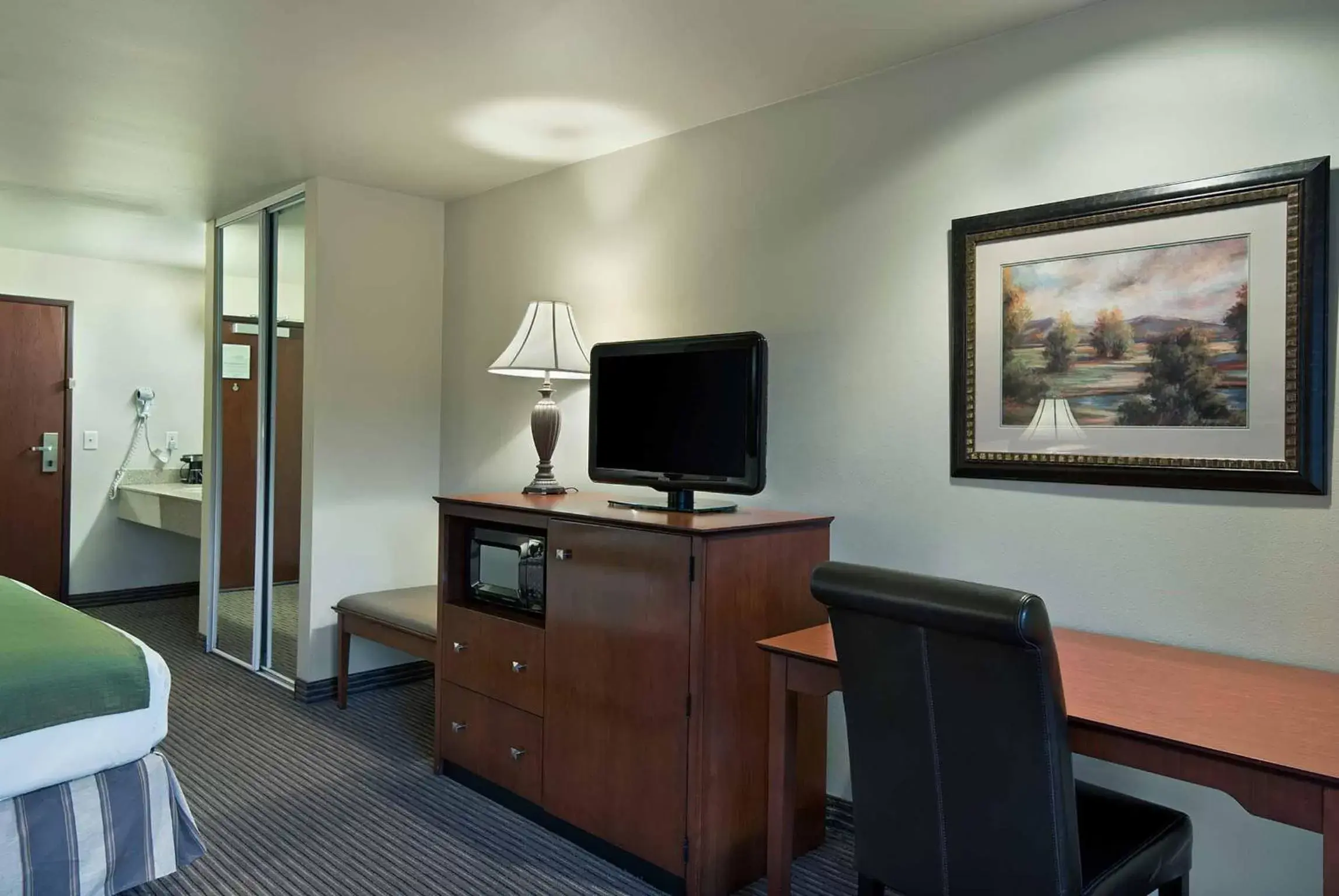 TV and multimedia, TV/Entertainment Center in Oxford Suites Yakima