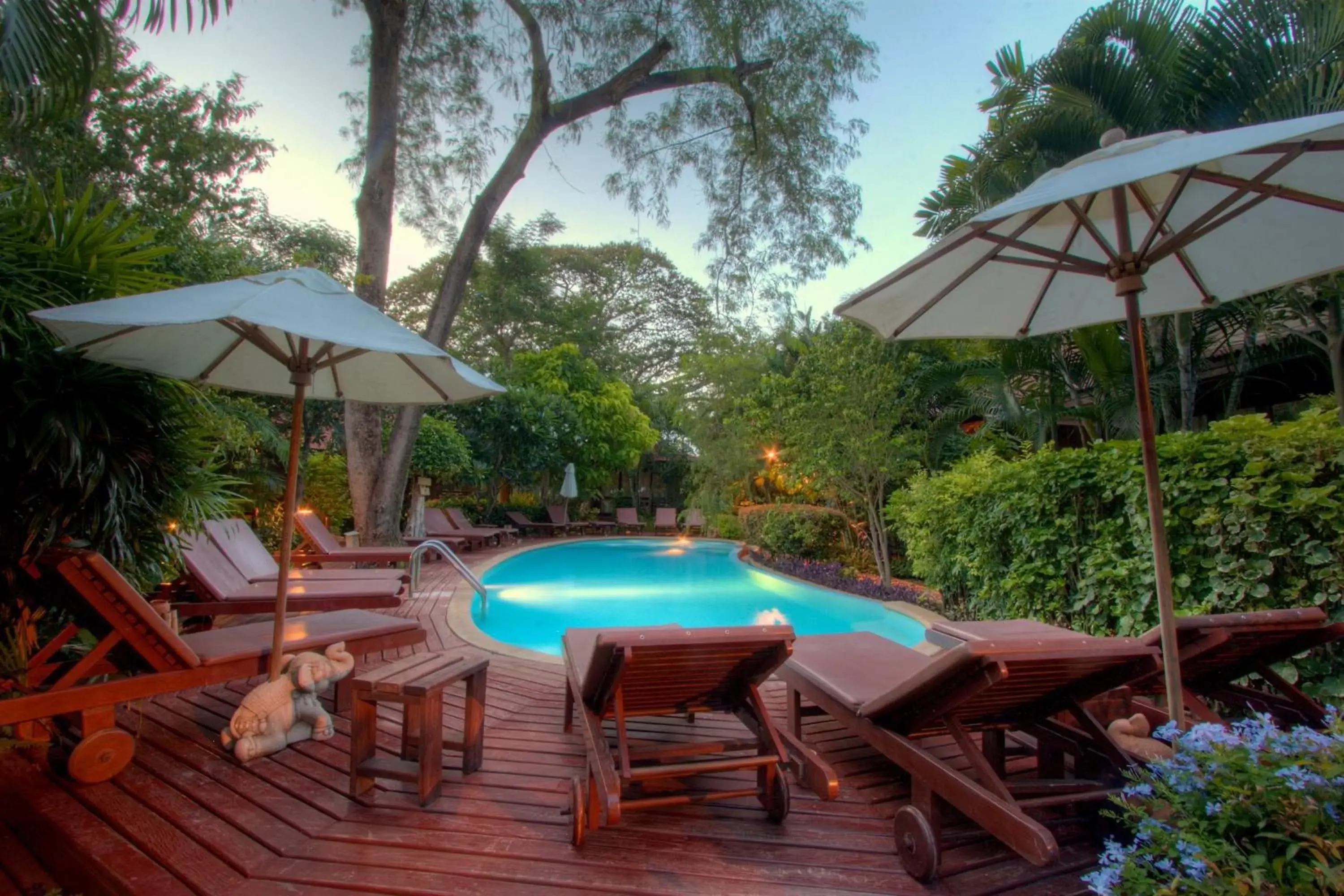 Swimming Pool in Baan Duangkaew Resort