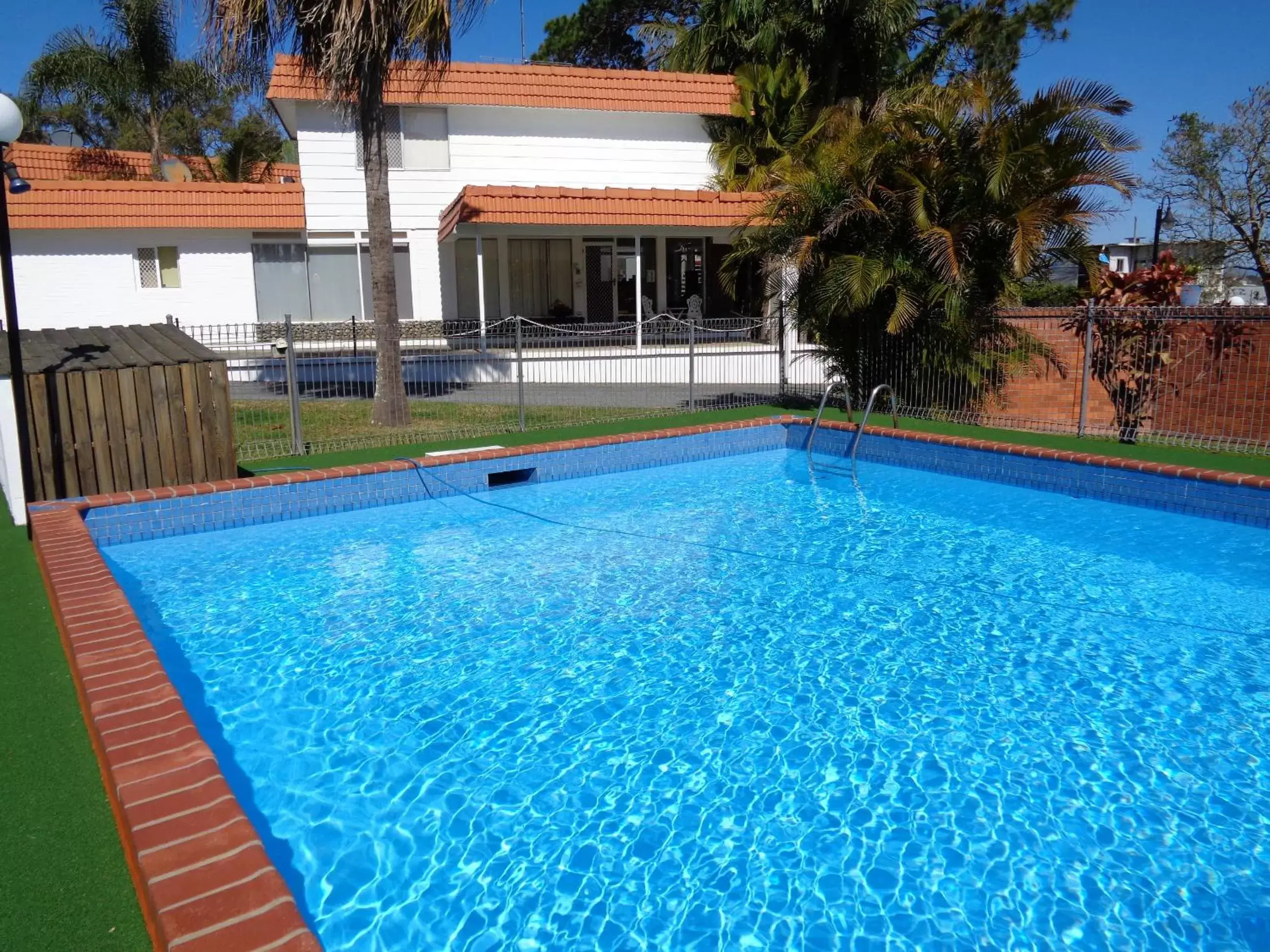 Swimming Pool in Moon River Motor Inn