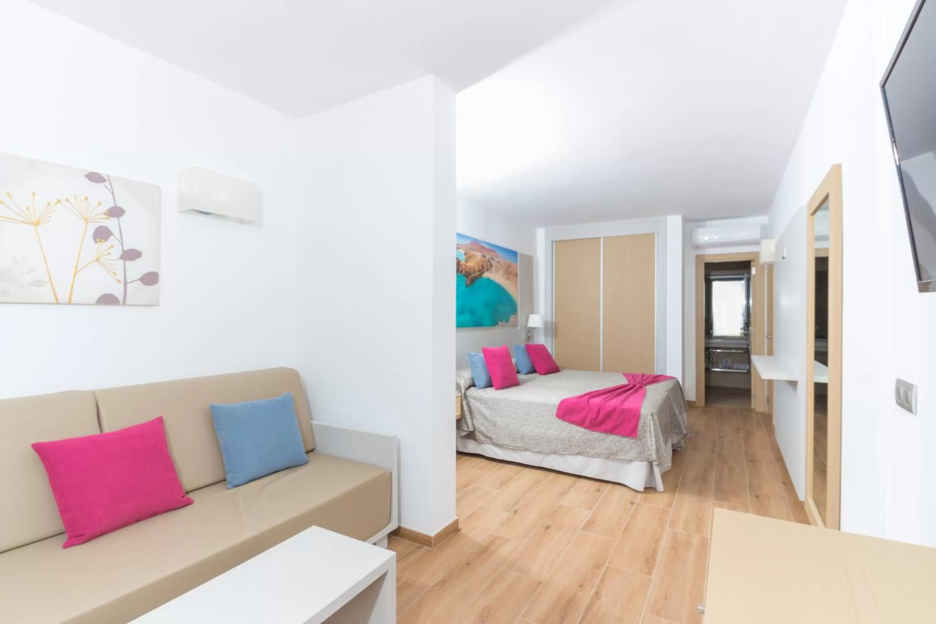 Double or Twin Room (2 Adults + 1 Child) in HL Rio Playa Blanca