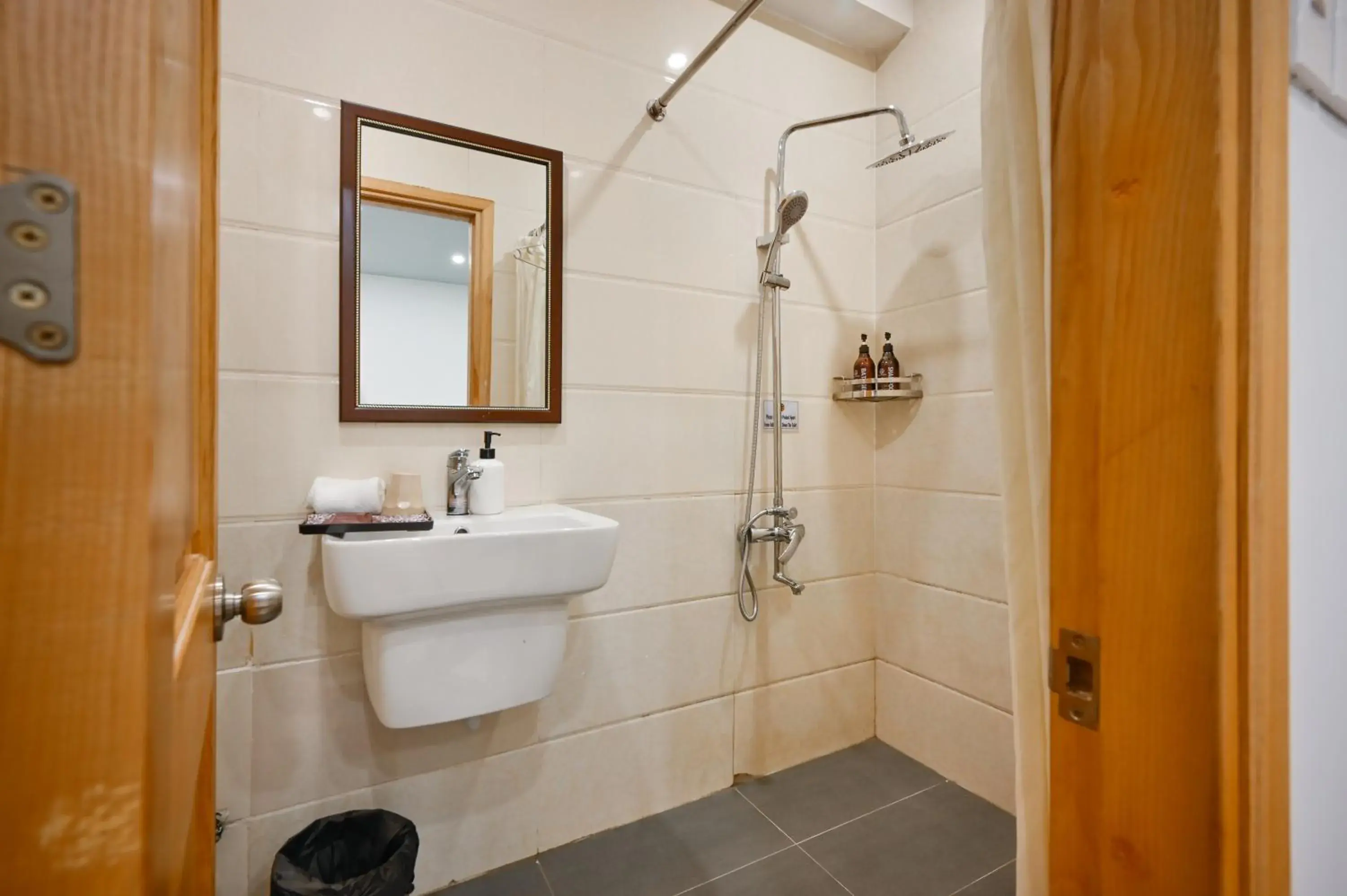 Bathroom in The Noble Swan Hotel Saigon