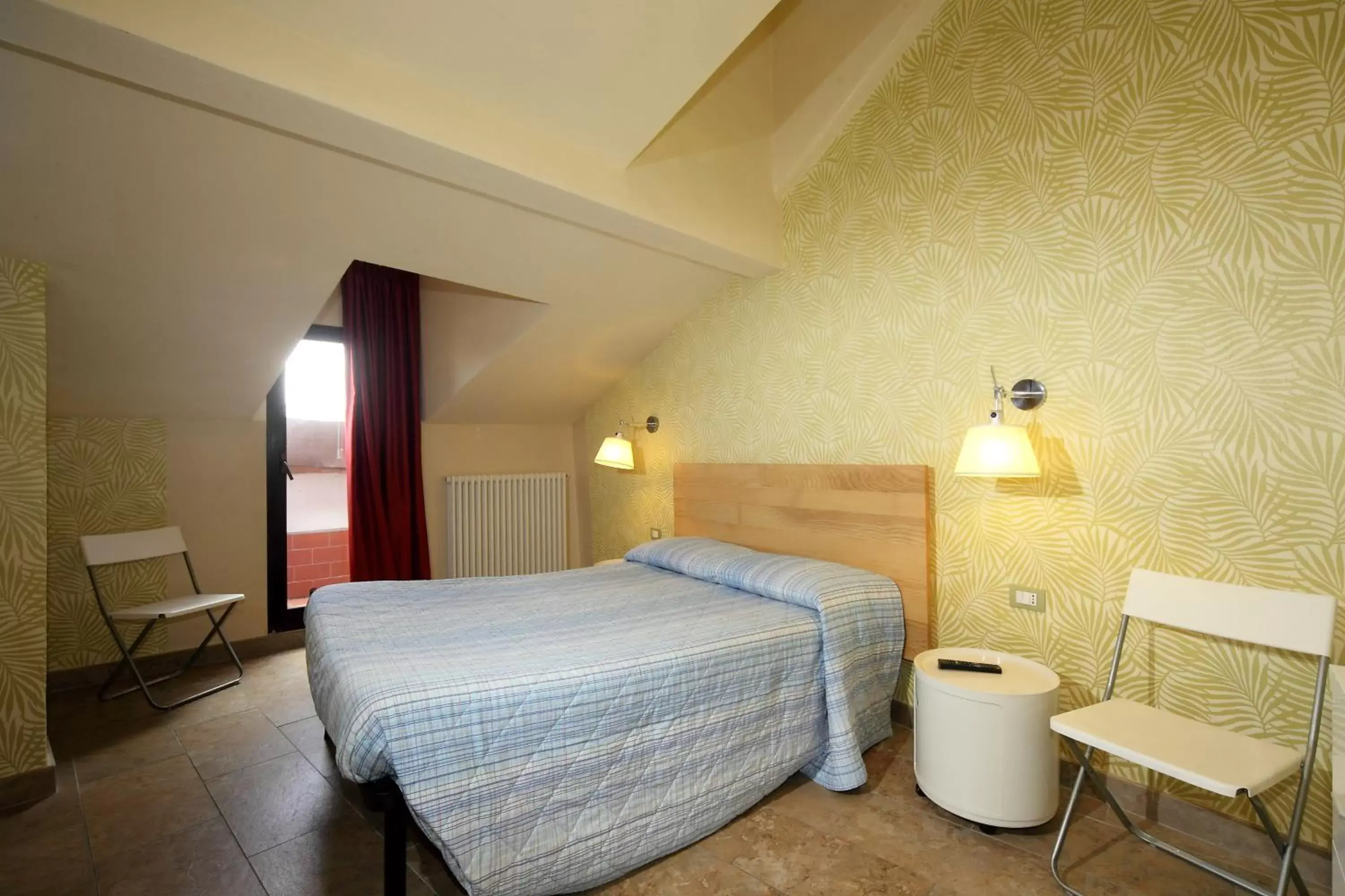 Photo of the whole room, Bed in Hotel La Perla
