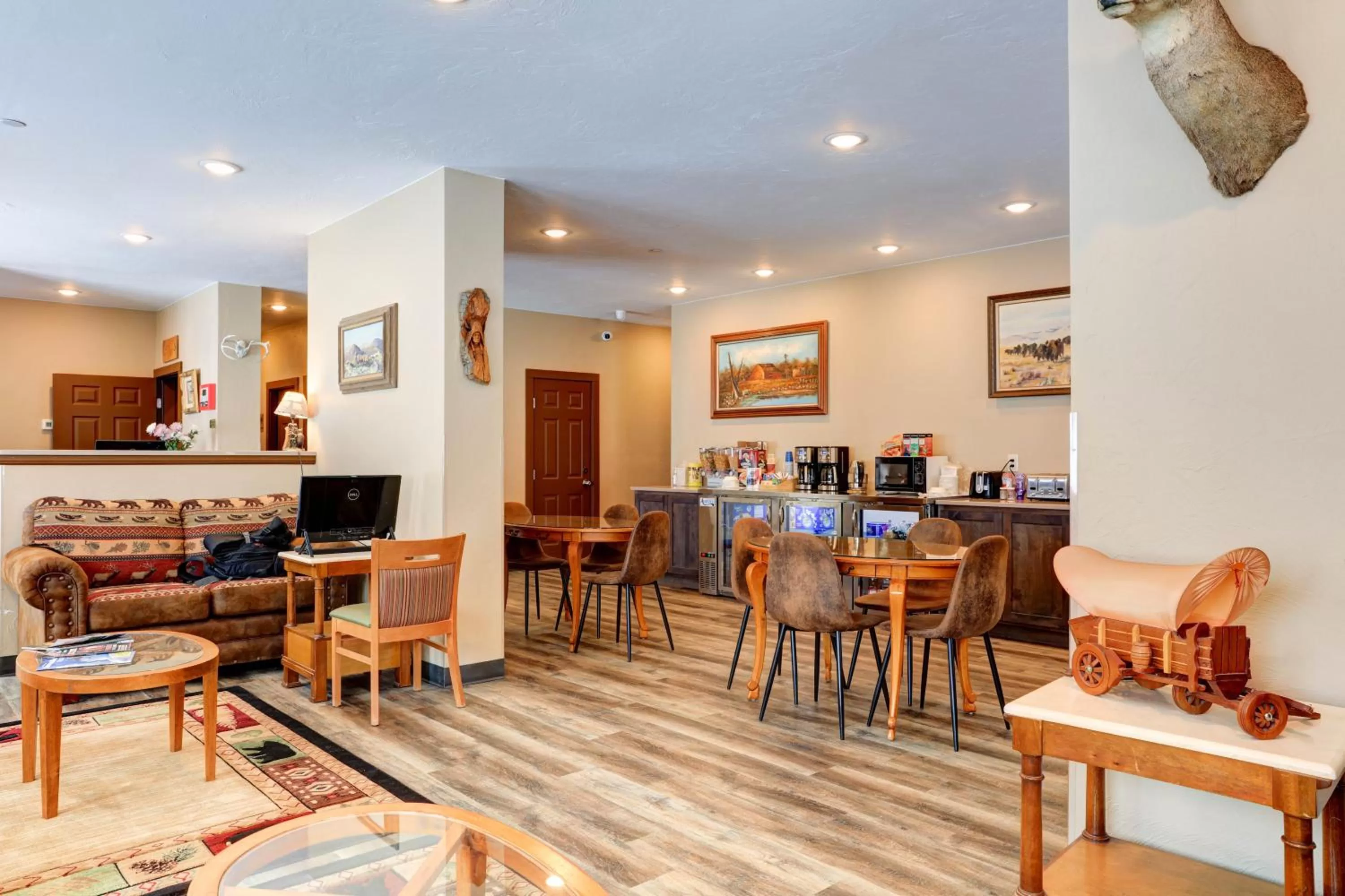 Continental breakfast in Wagon Wheel Hotel