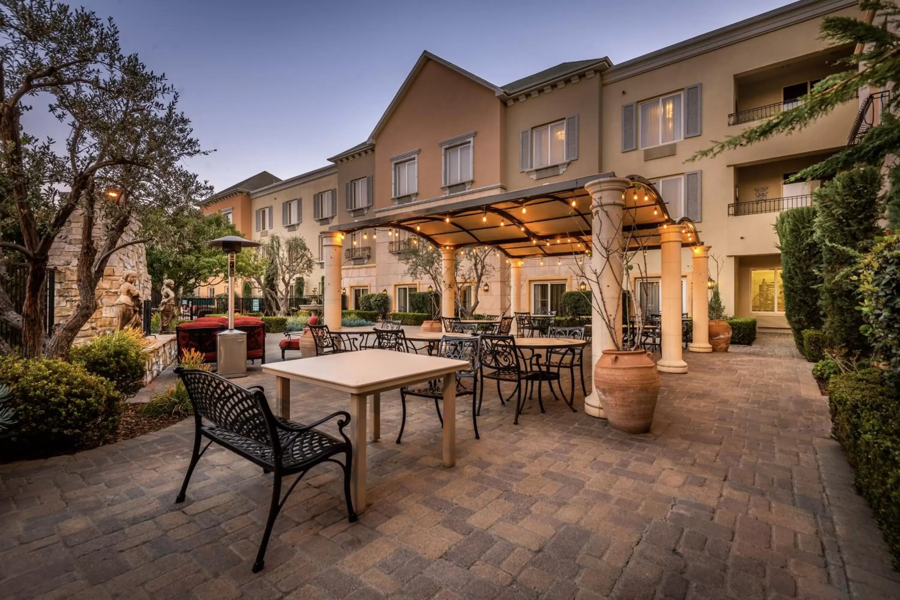 Garden, Property Building in Ayres Hotel Seal Beach