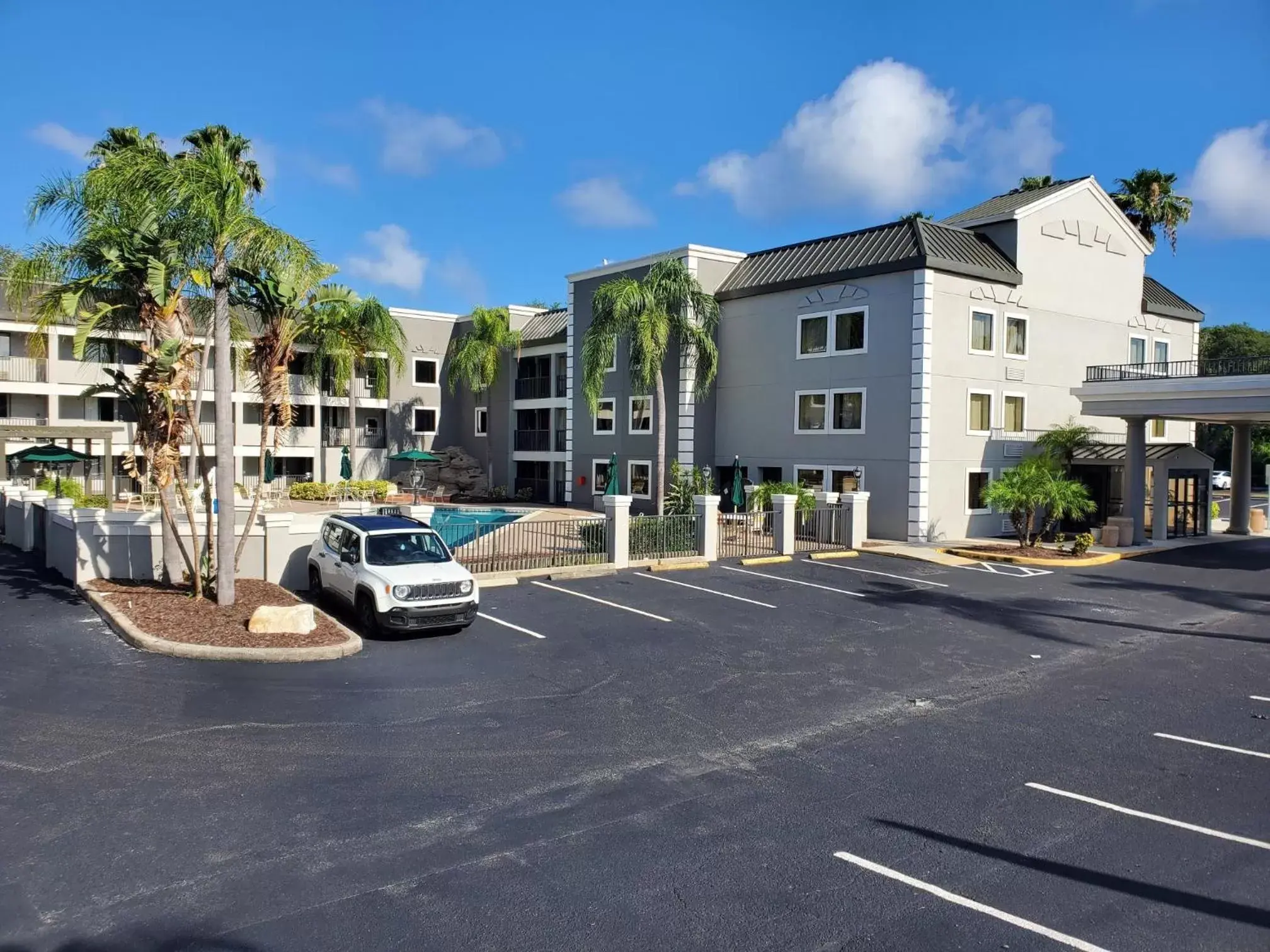 Property Building in La Quinta Inn by Wyndham Tampa Near Busch Gardens