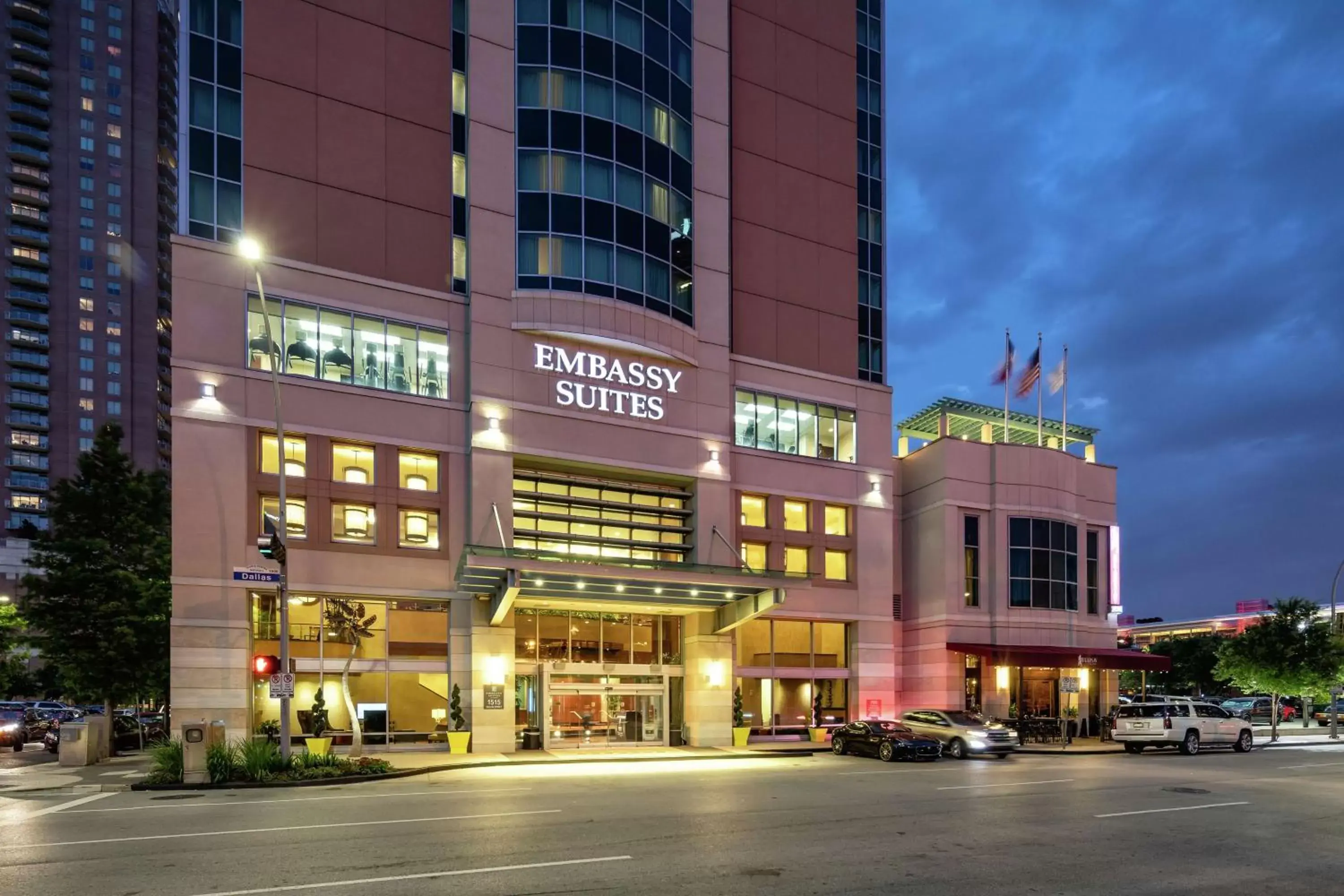 Property Building in Embassy Suites Houston - Downtown