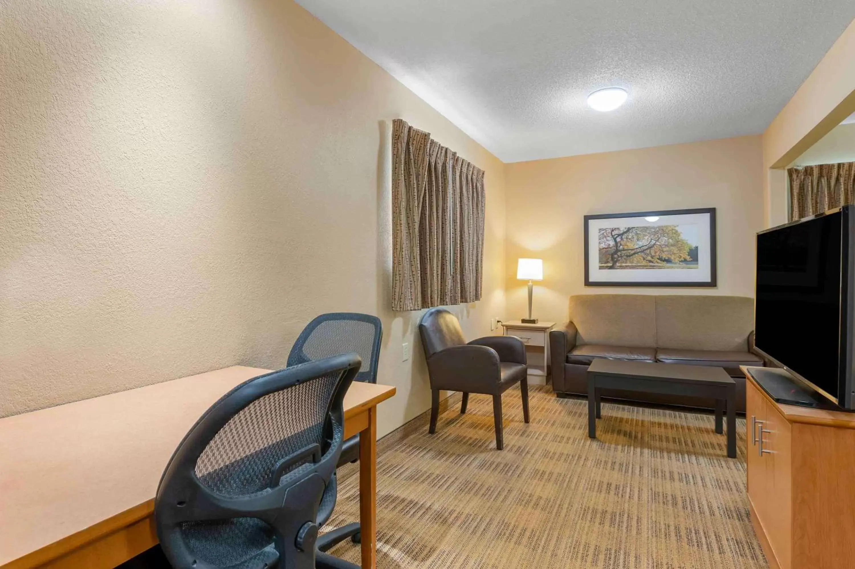 Bedroom, Seating Area in Extended Stay America Suites - Cincinnati - Fairfield
