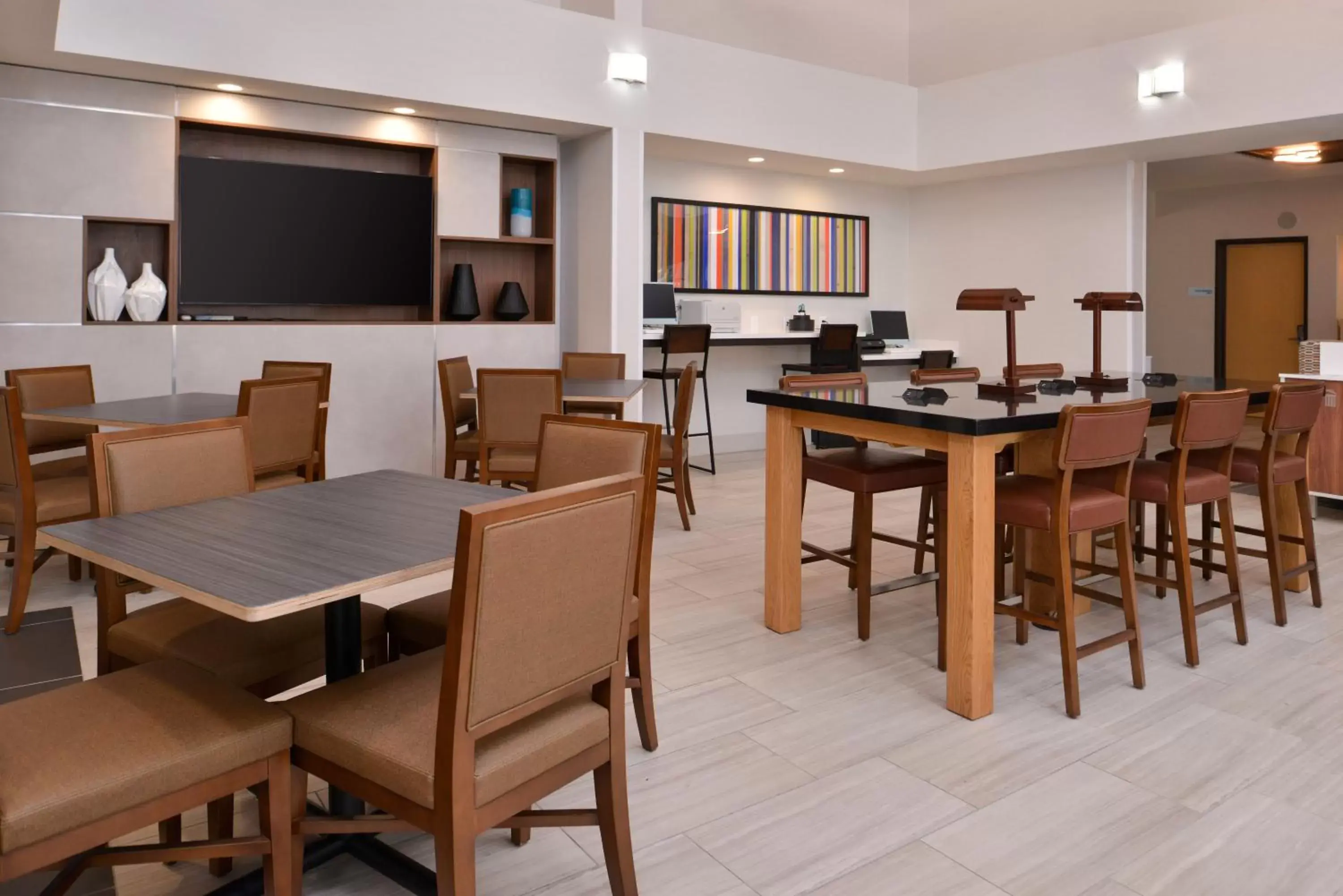 Breakfast, Restaurant/Places to Eat in Holiday Inn Express Stockton Southeast, an IHG Hotel