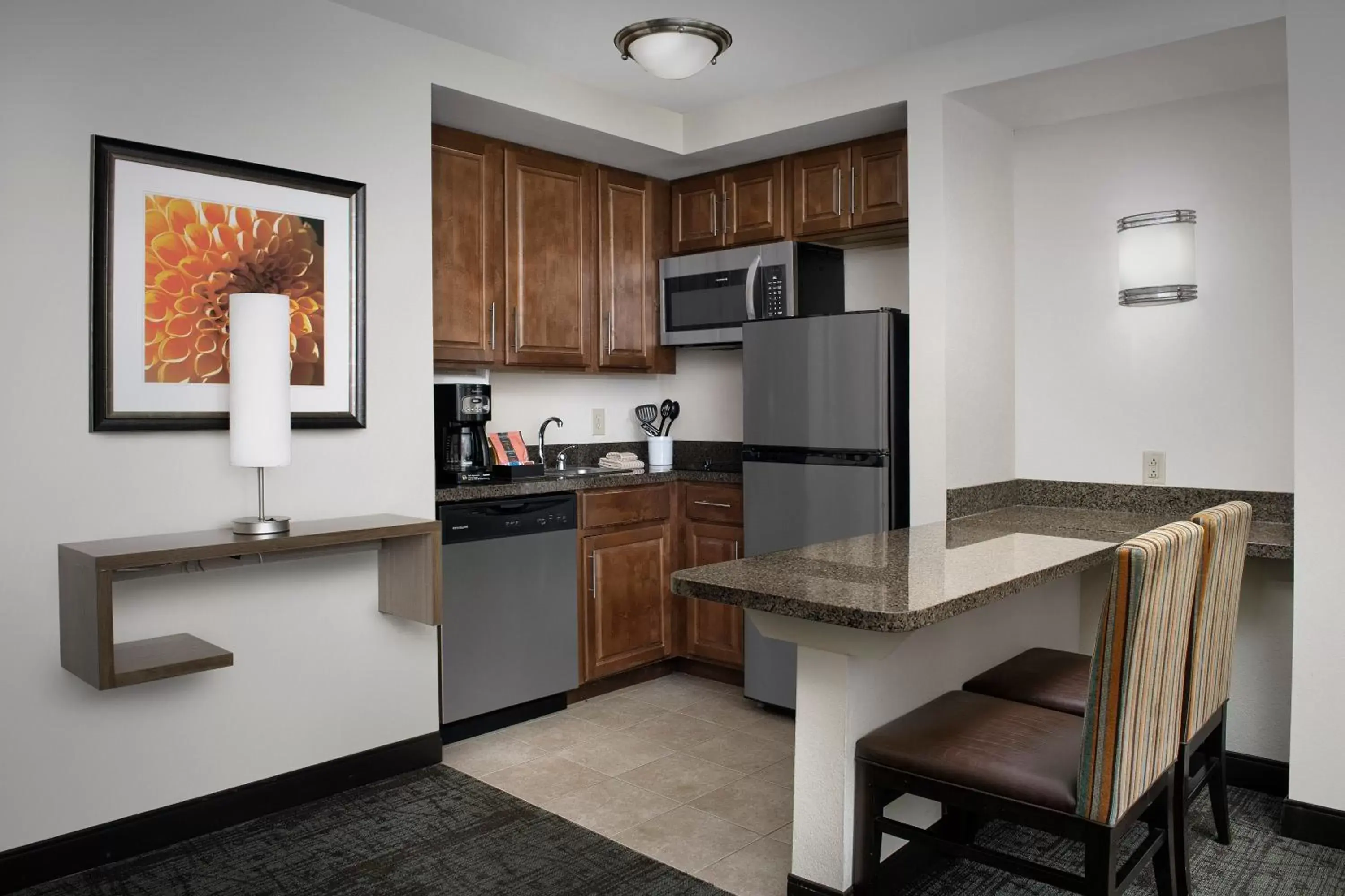 Photo of the whole room, Kitchen/Kitchenette in Staybridge Suites Greenville I-85 Woodruff Road, an IHG Hotel