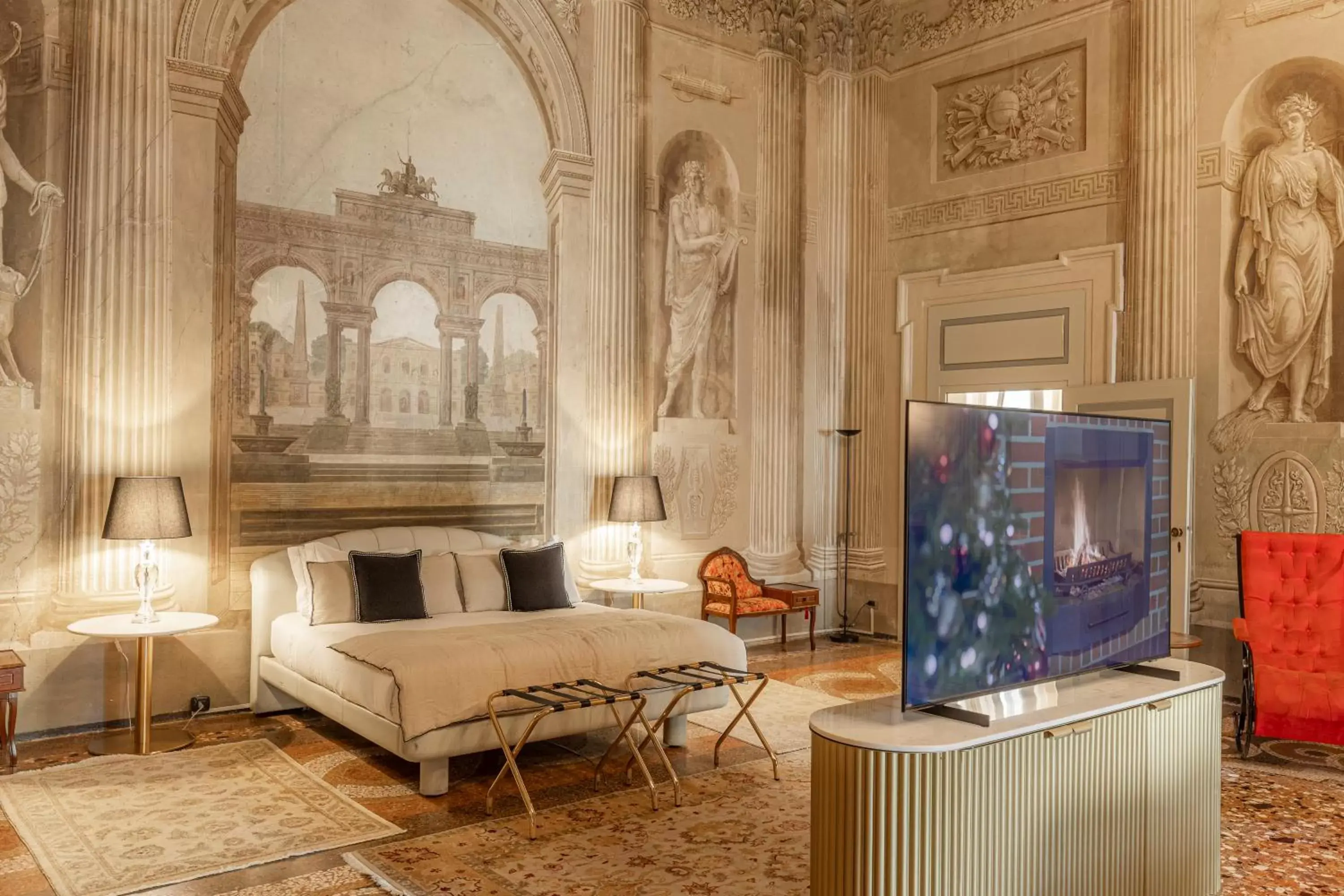 Bed, TV/Entertainment Center in Corte Realdi - Palazzo Camozzini