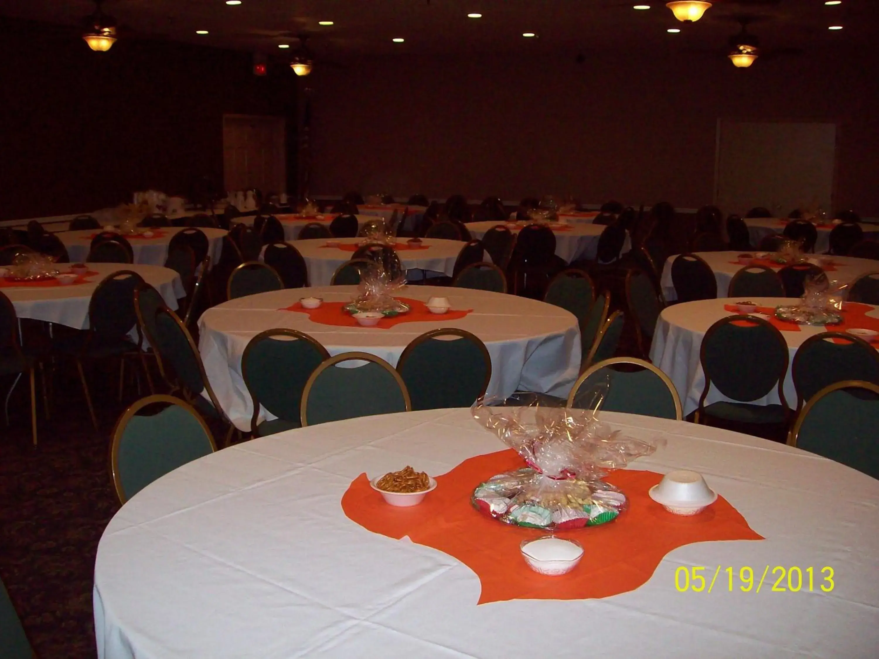 Restaurant/places to eat, Banquet Facilities in American Inn North Kansas City