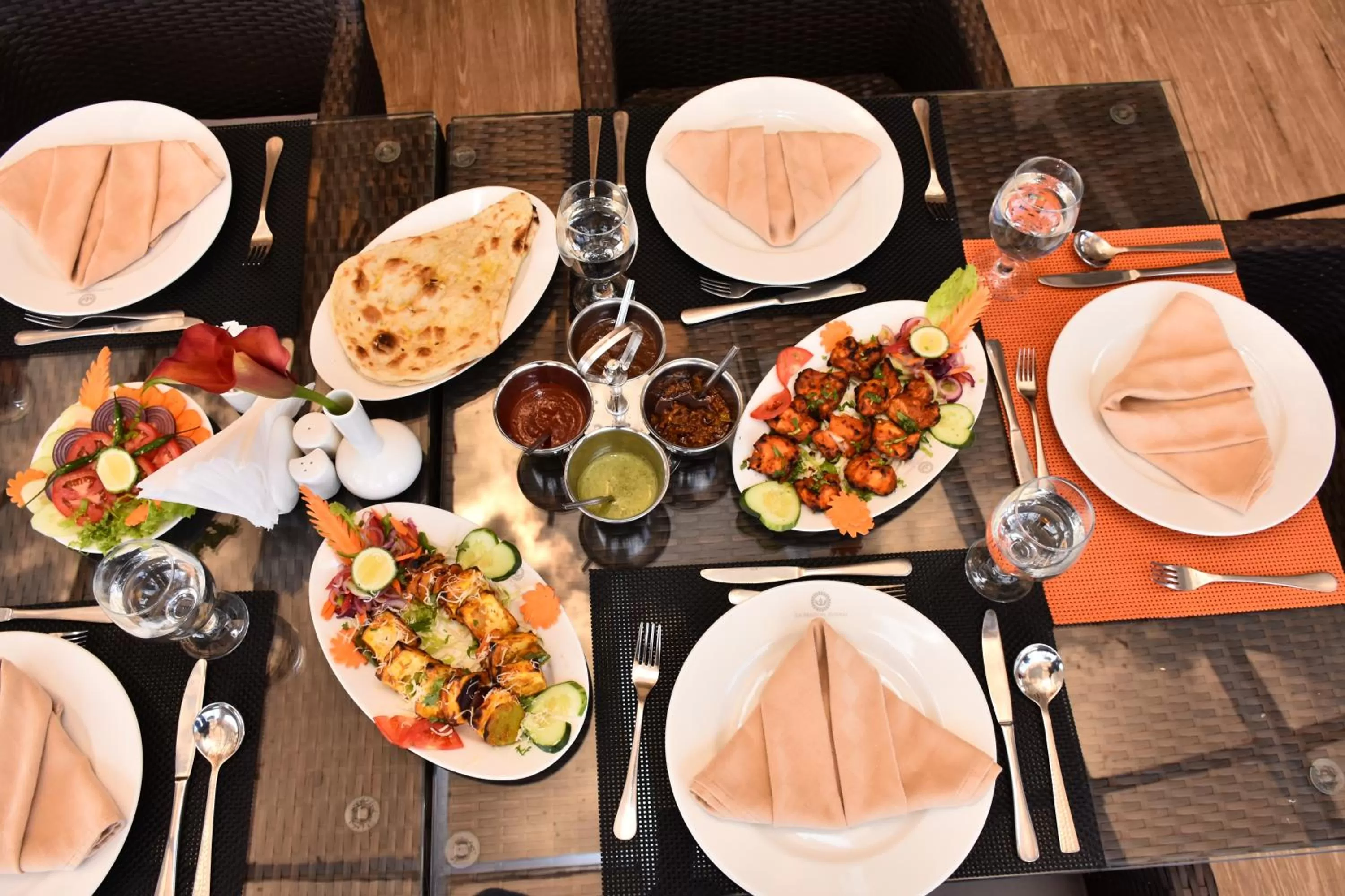 Text overlay in La Maison Royale