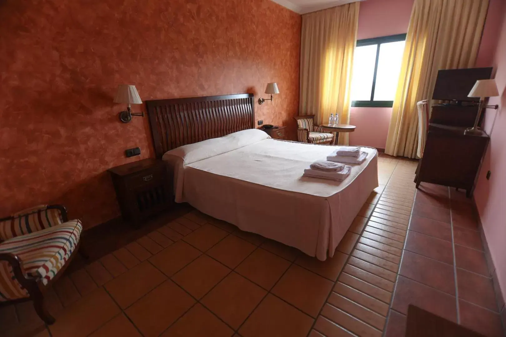 Photo of the whole room, Bed in Hospedium Hotel Doña Mafalda de Castilla