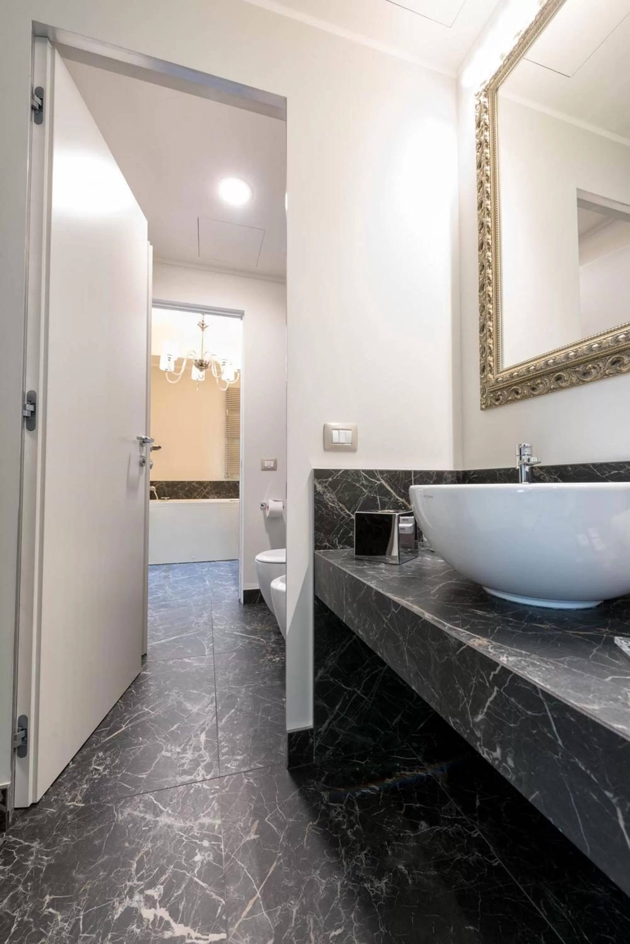 Toilet in DB Hotel Verona Airport Congress & Spa