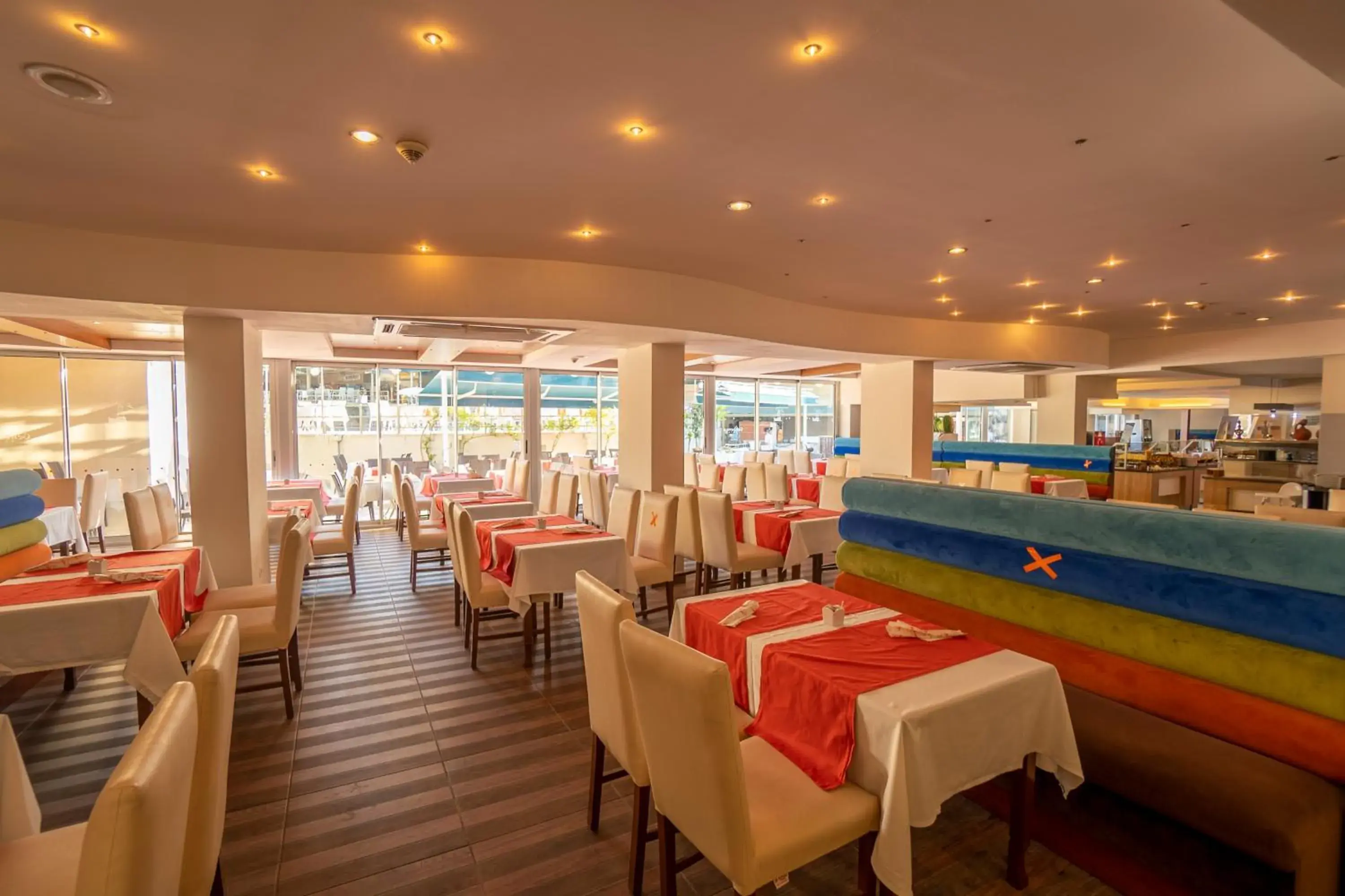 Restaurant/Places to Eat in Tu Casa Gelidonya Hotel