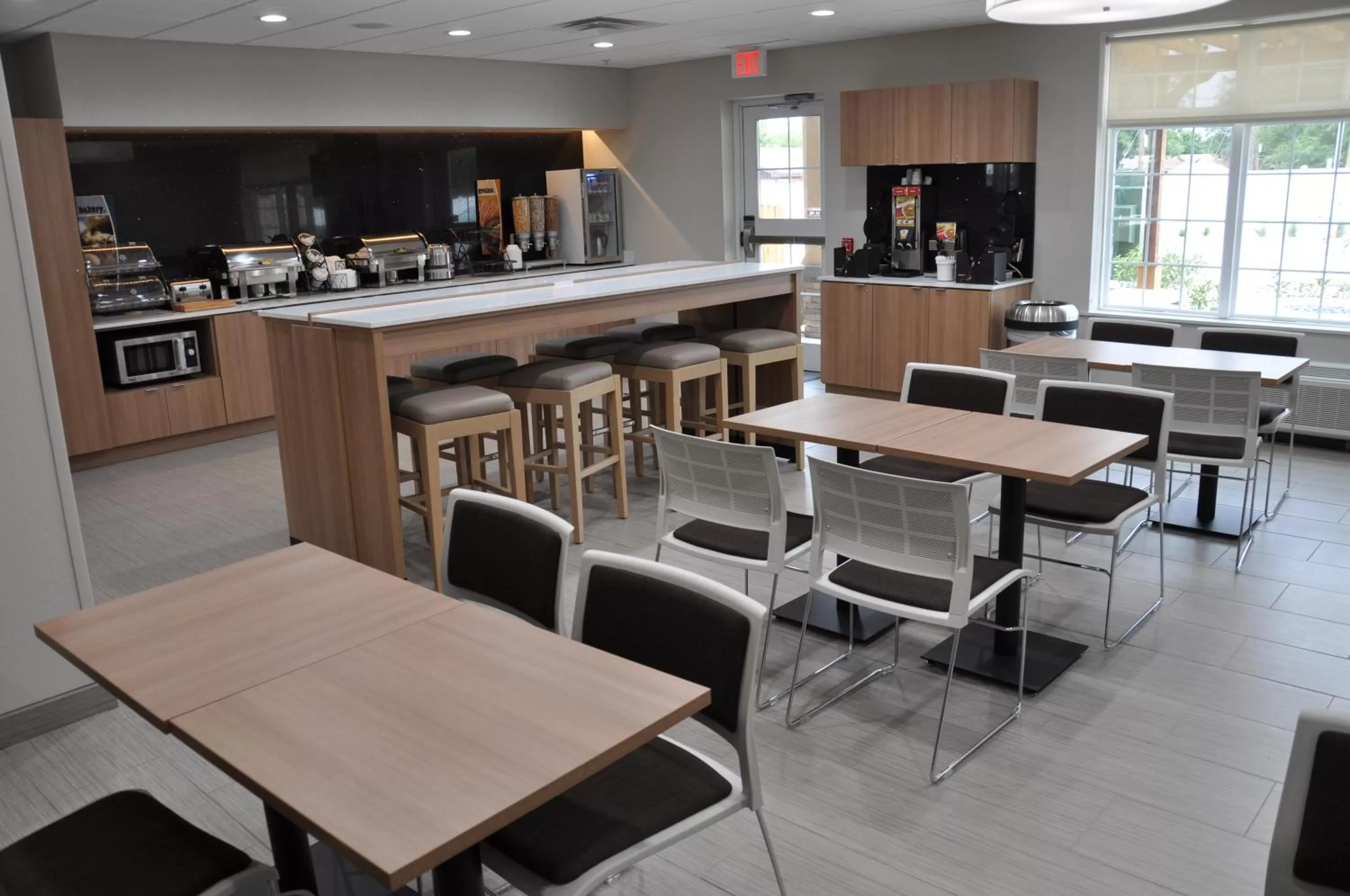 Buffet breakfast in Microtel Inn & Suites by Wyndham Lubbock