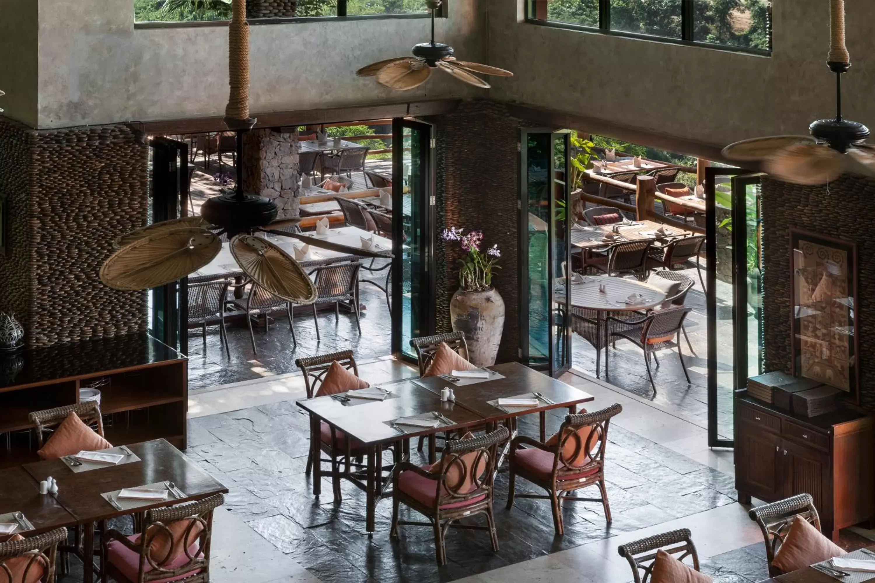 Restaurant/places to eat in Katiliya Mountain Resort And Spa Restaurant/places to eat in Katiliya Mountain Resort And Spa