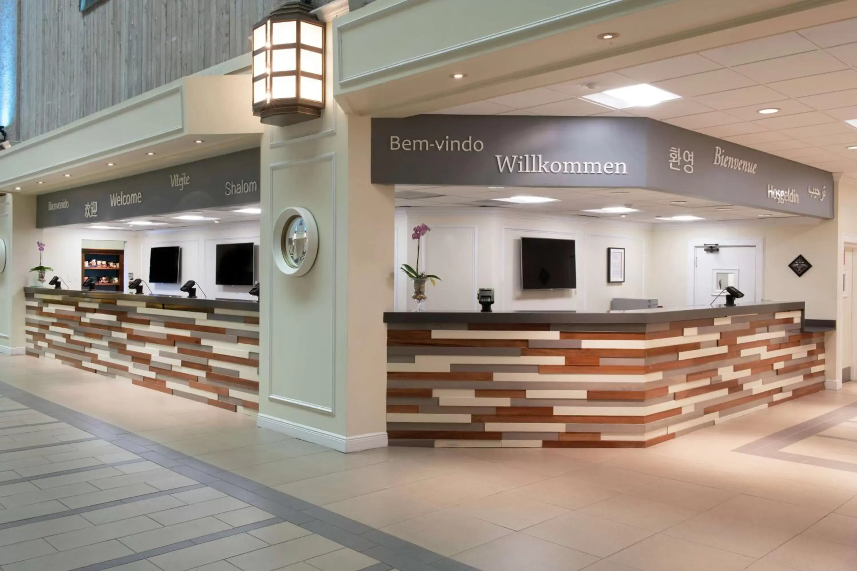Lobby or reception, Lobby/Reception in DoubleTree by Hilton Hotel Orlando at SeaWorld