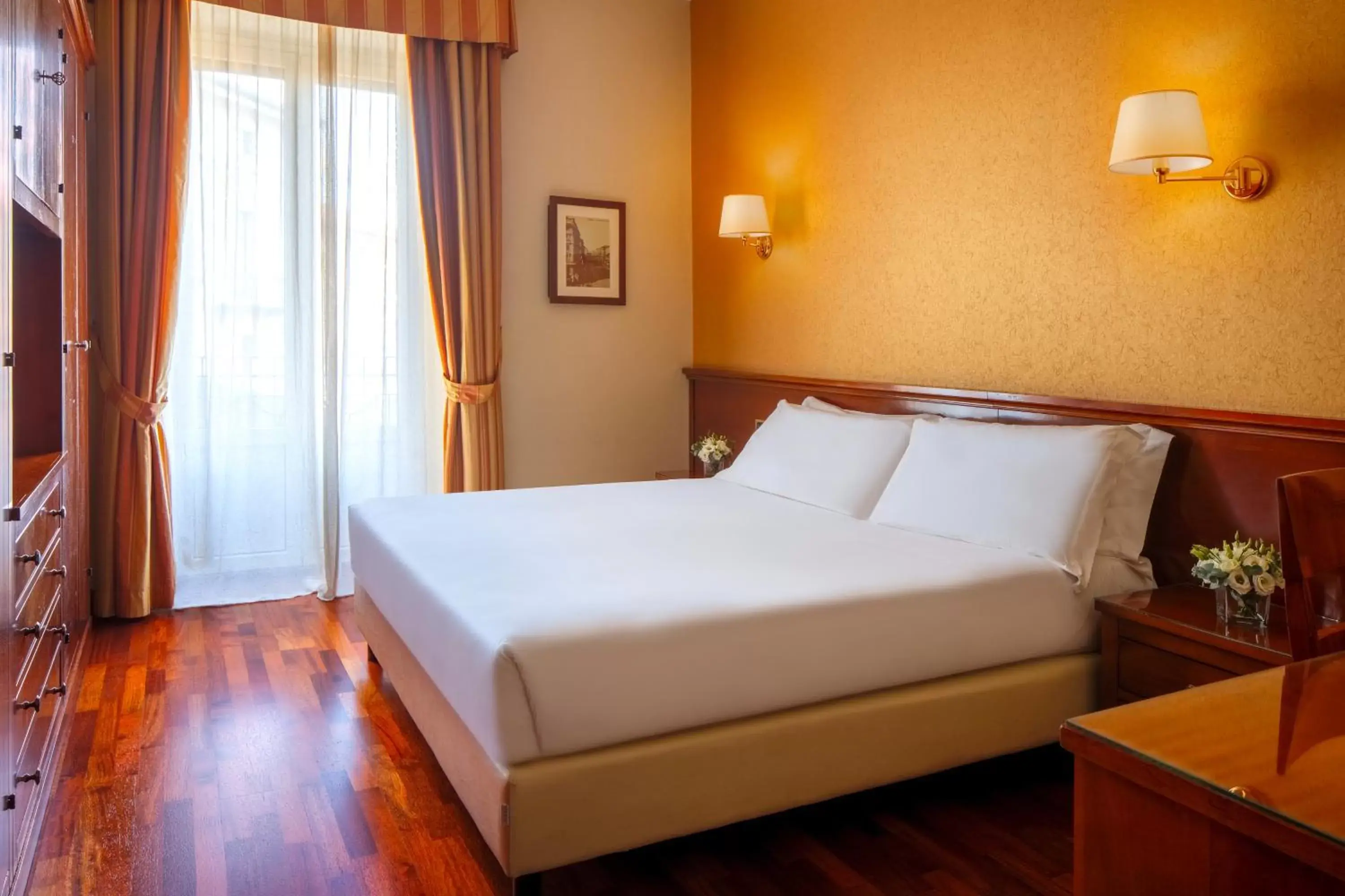 Bed in UNAHOTELS Galles Milano