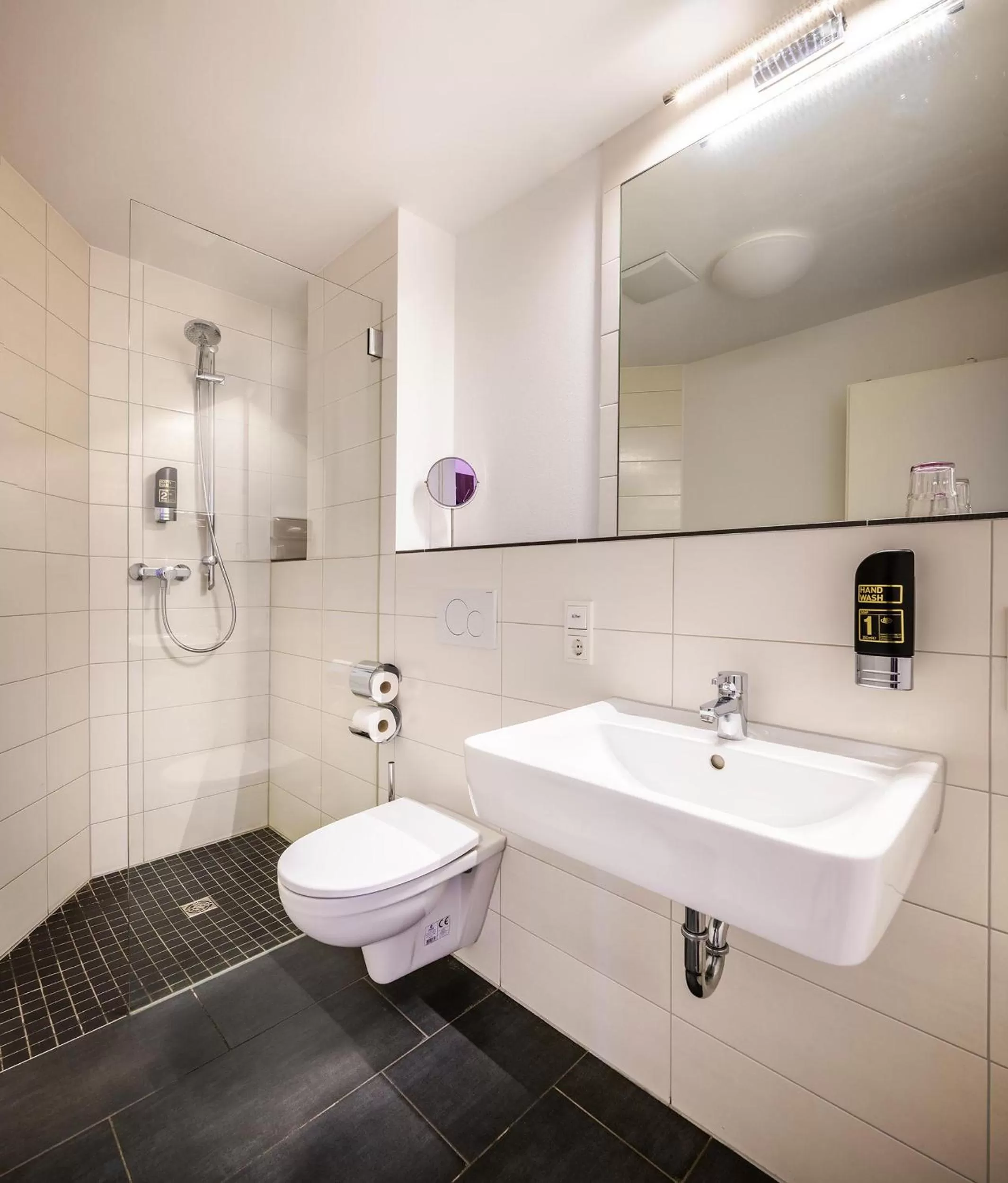 Toilet in Schroeders Wein-Style-Hotel