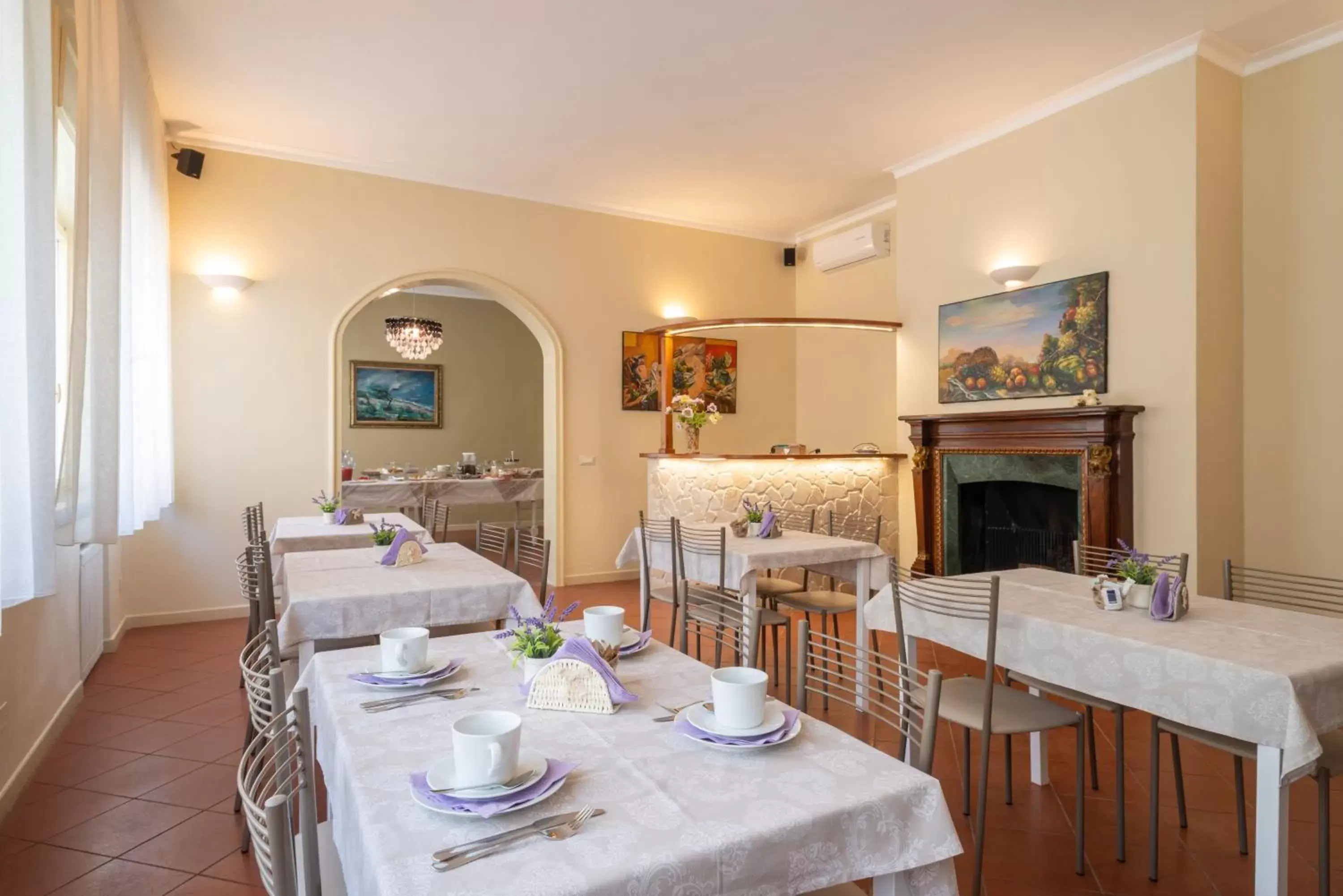 Breakfast, Restaurant/Places to Eat in Villa Domus Salento Suites & Rooms con parcheggio privato in loco