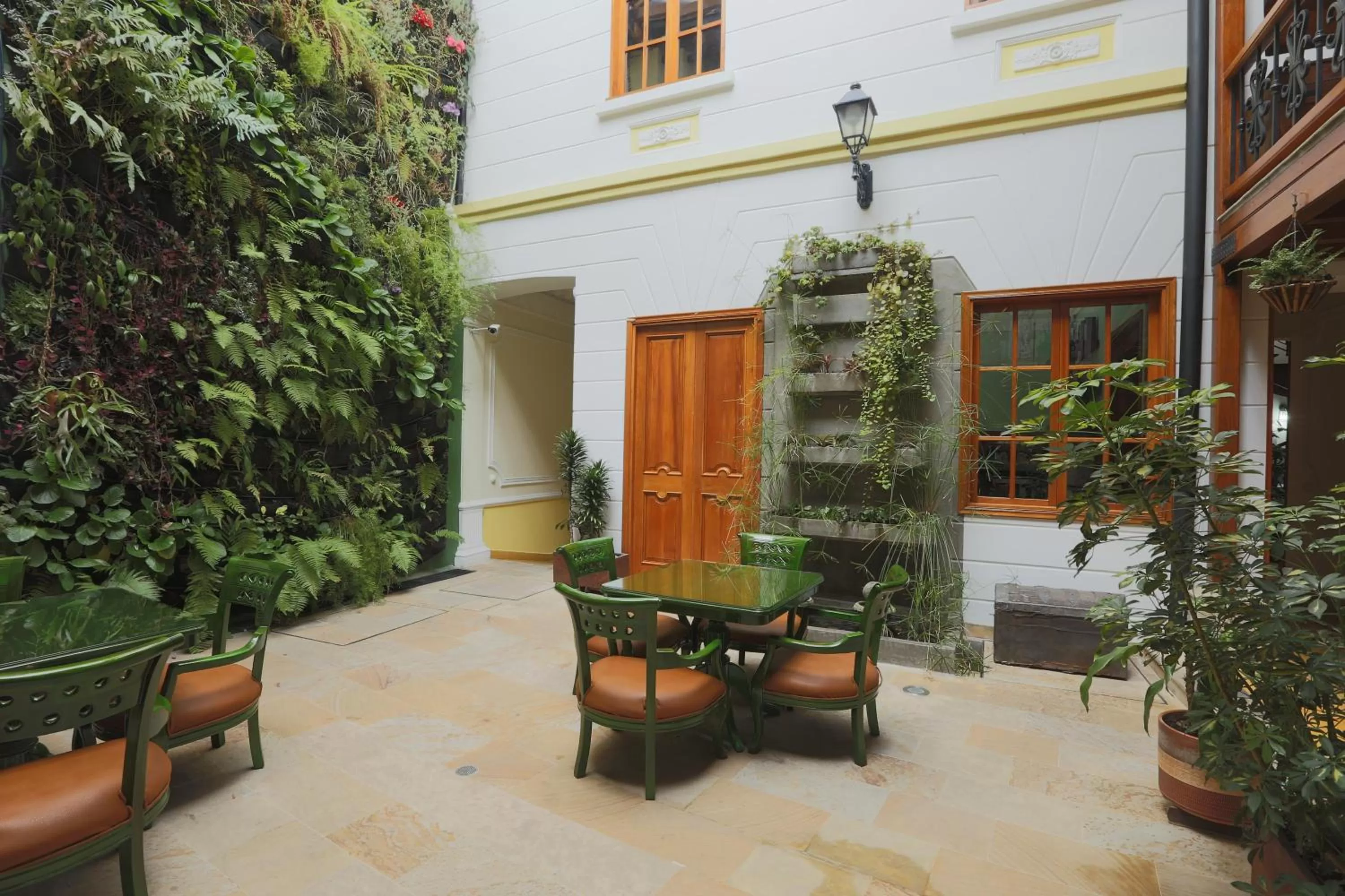 Patio in Hotel Santa Lucia Boutique Spa