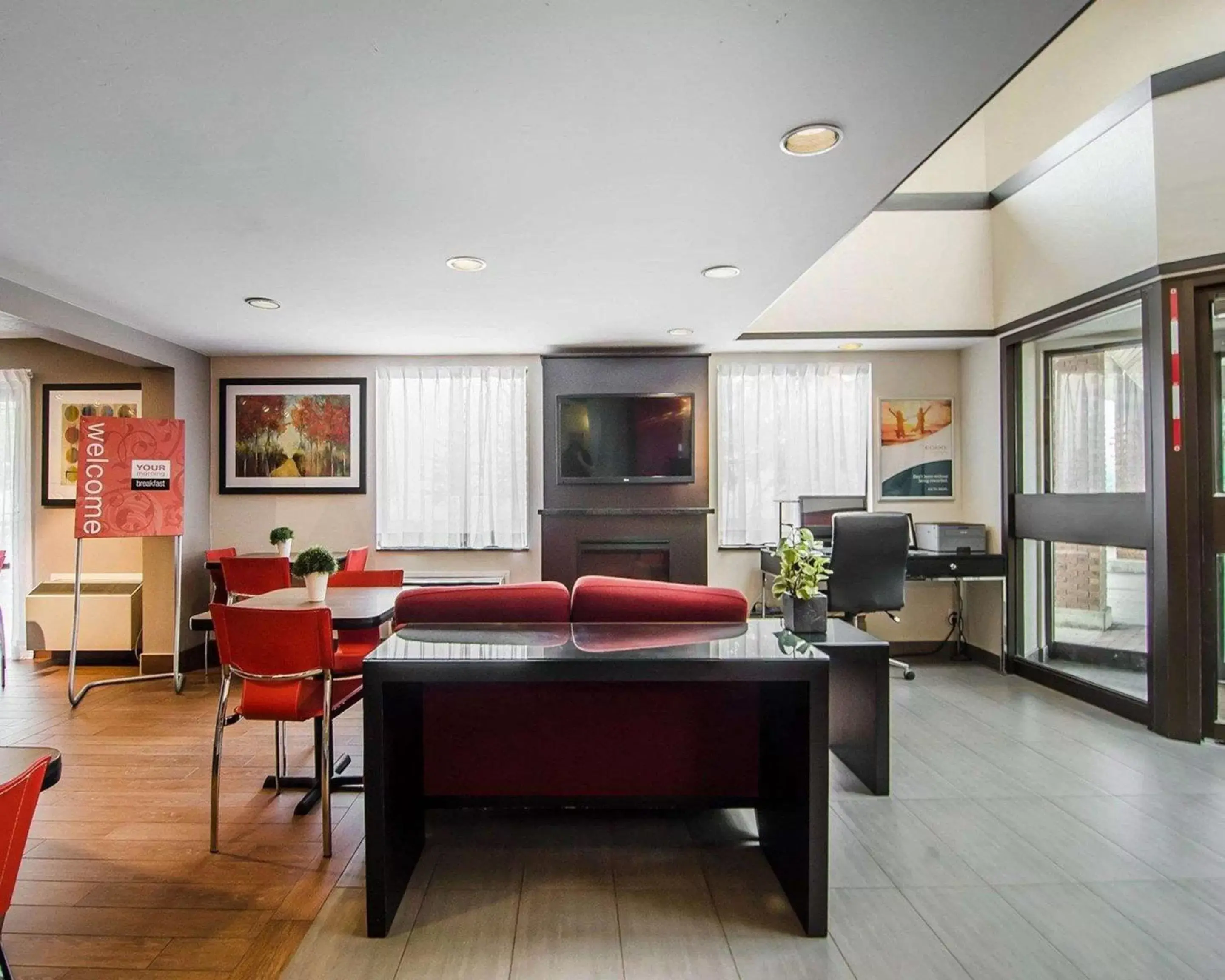 Lobby or reception in Comfort Inn Lobby or reception in Comfort Inn