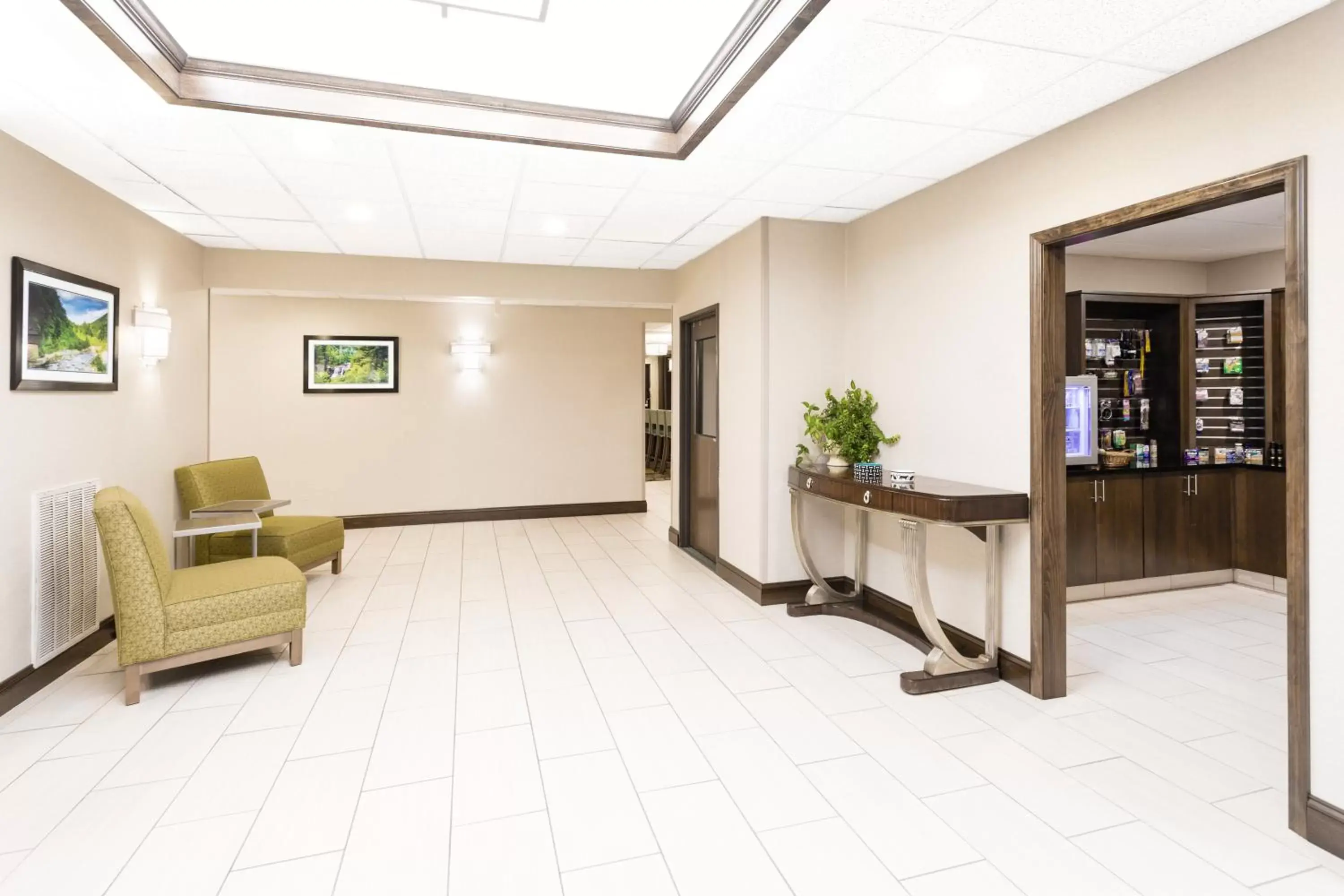 Property building, Lobby/Reception in Holiday Inn Express Princeton/I-77, an IHG Hotel