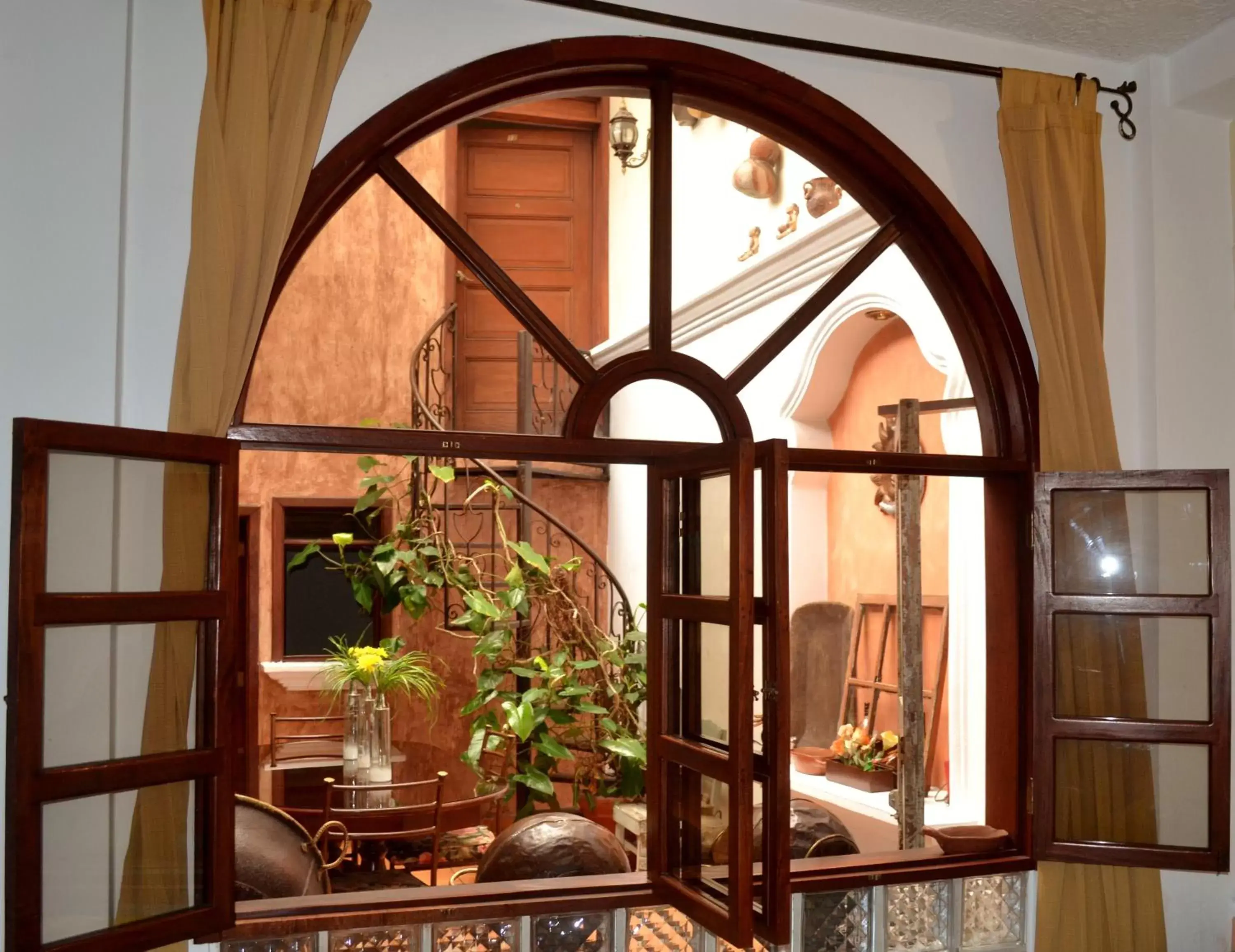 Inner courtyard view in Hotel Villa Florencia Centro Histórico