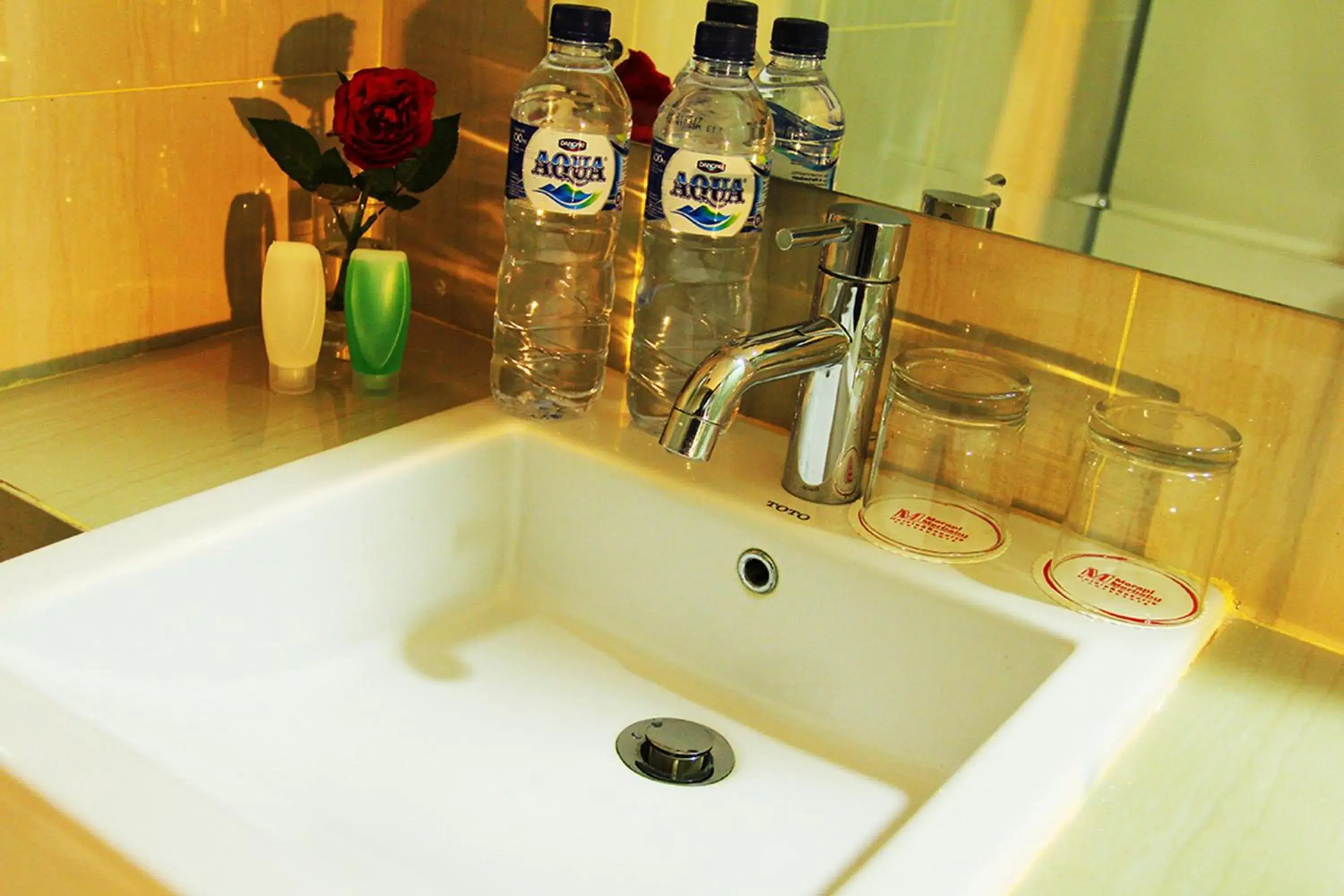 Bathroom in Merapi Merbabu Hotels Bekasi