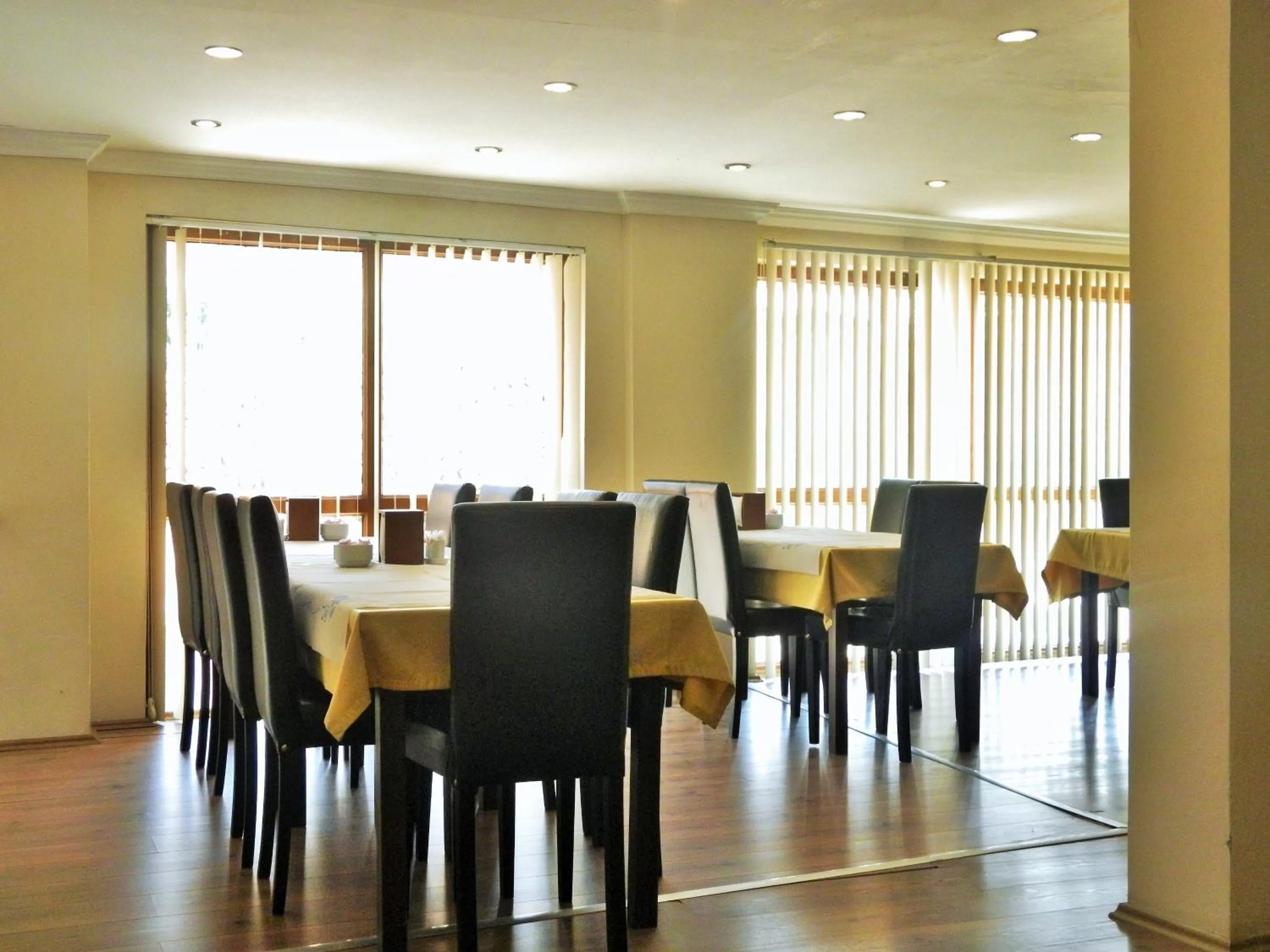 Buffet breakfast in Hotel Crowded House