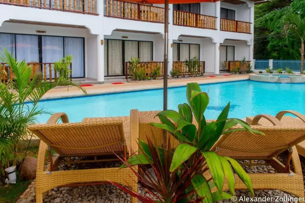 Swimming Pool in Alona Vida Beach Hill Resort