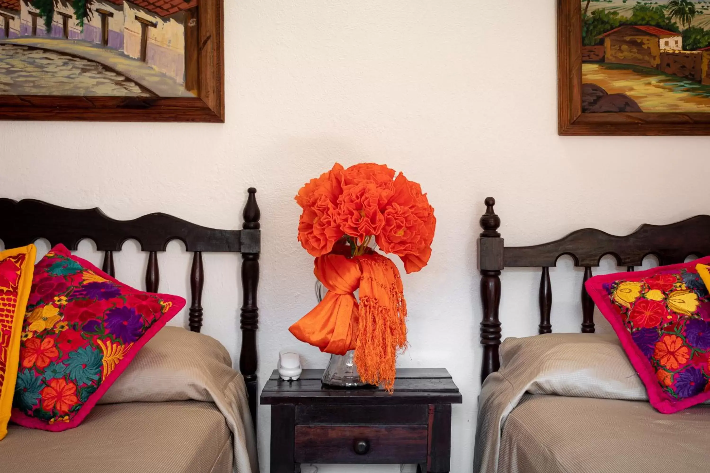 Bed, Seating Area in Hotel Posada De Roger