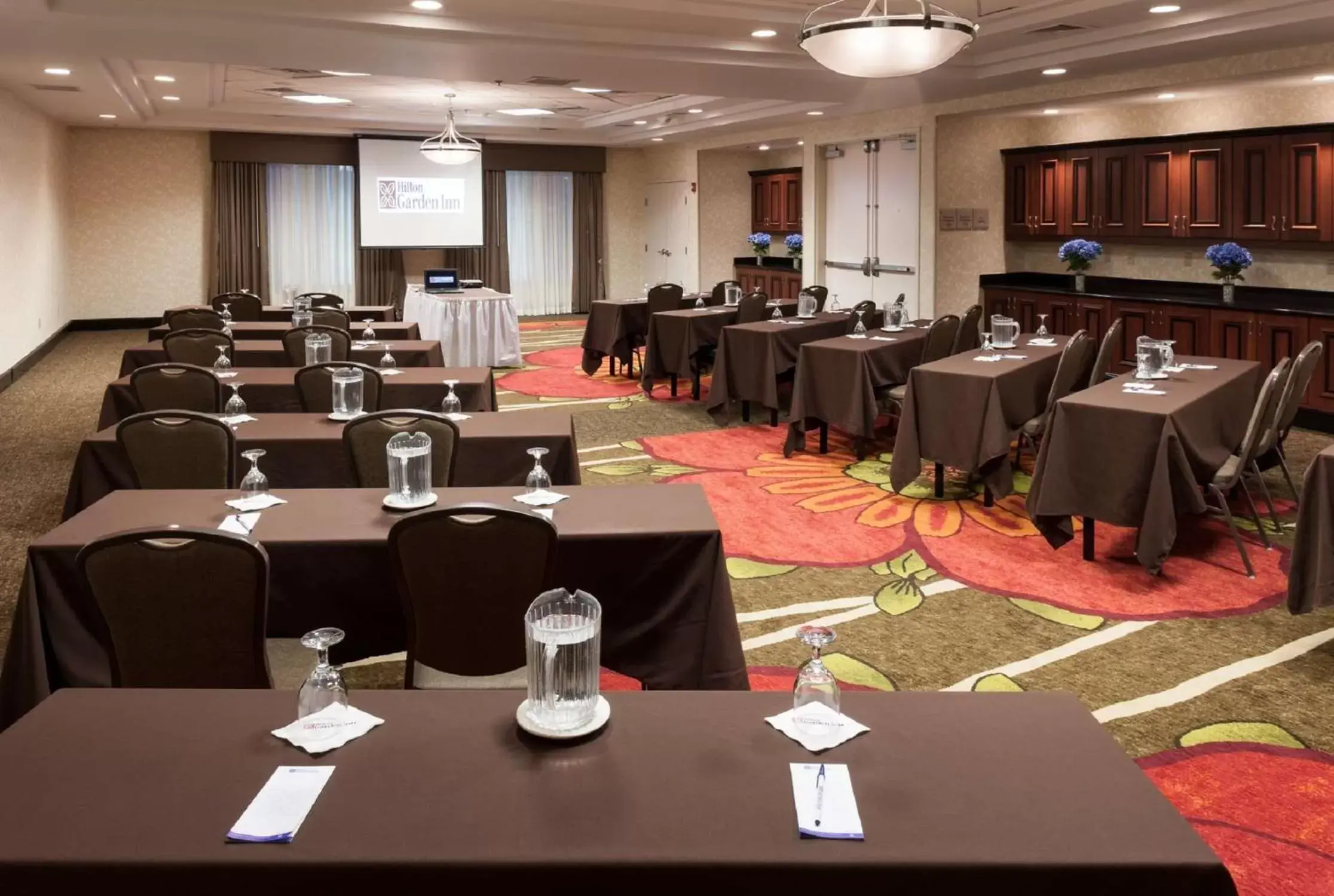 Meeting/conference room, Restaurant/Places to Eat in Hilton Garden Inn Merrillville