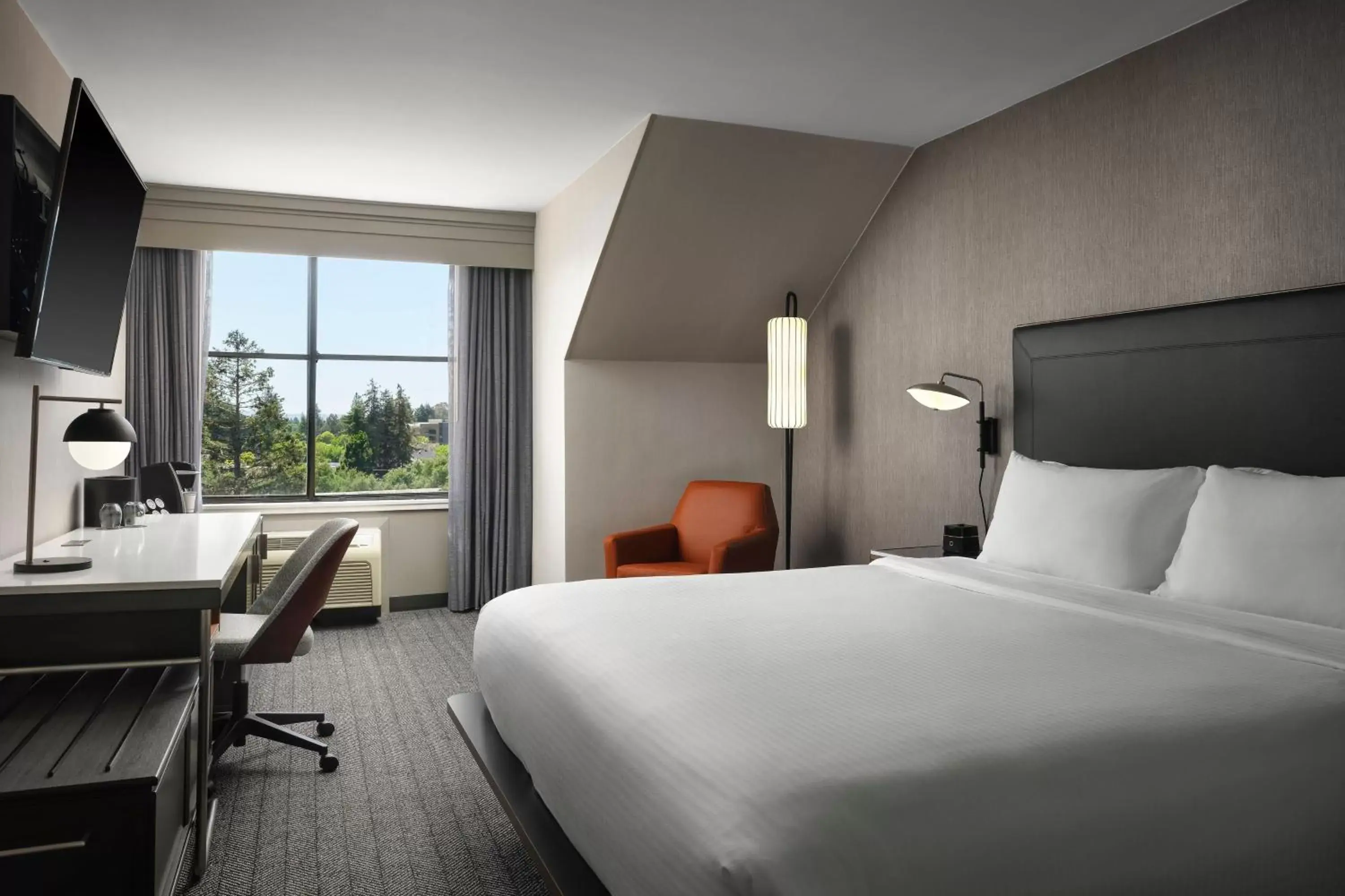Photo of the whole room, Bed in Courtyard by Marriott Santa Rosa