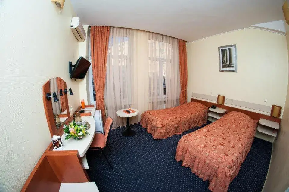 Photo of the whole room in Hotel Astoria City Center