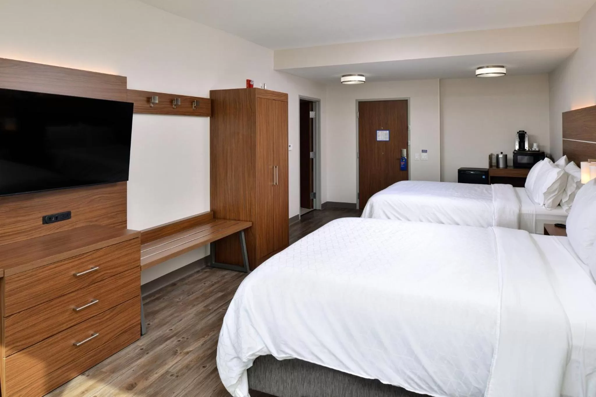 Photo of the whole room, Bed in Holiday Inn Express Orlando - South Park by IHG