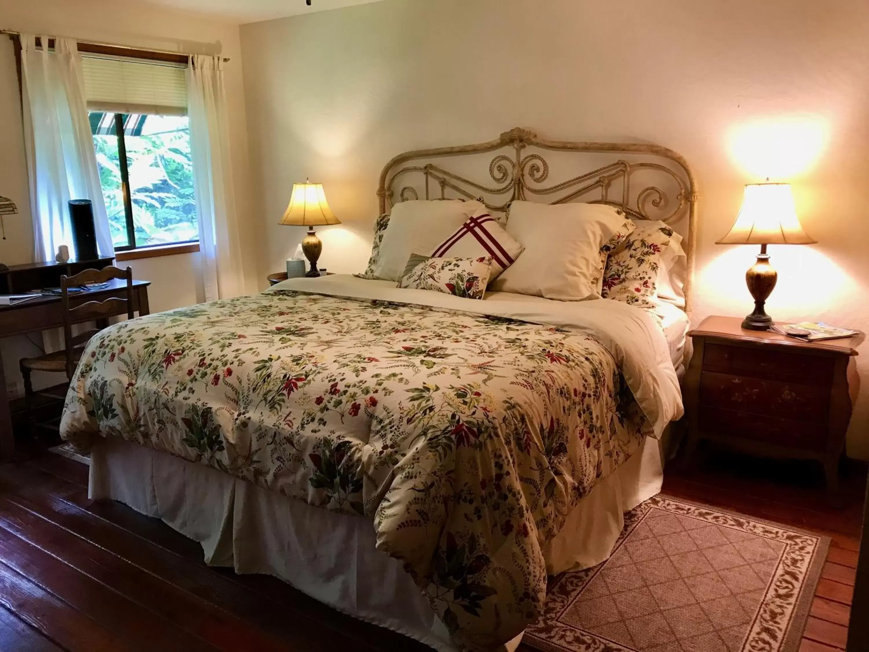 Bedroom, Bed in Hale Maluhia Country Inn