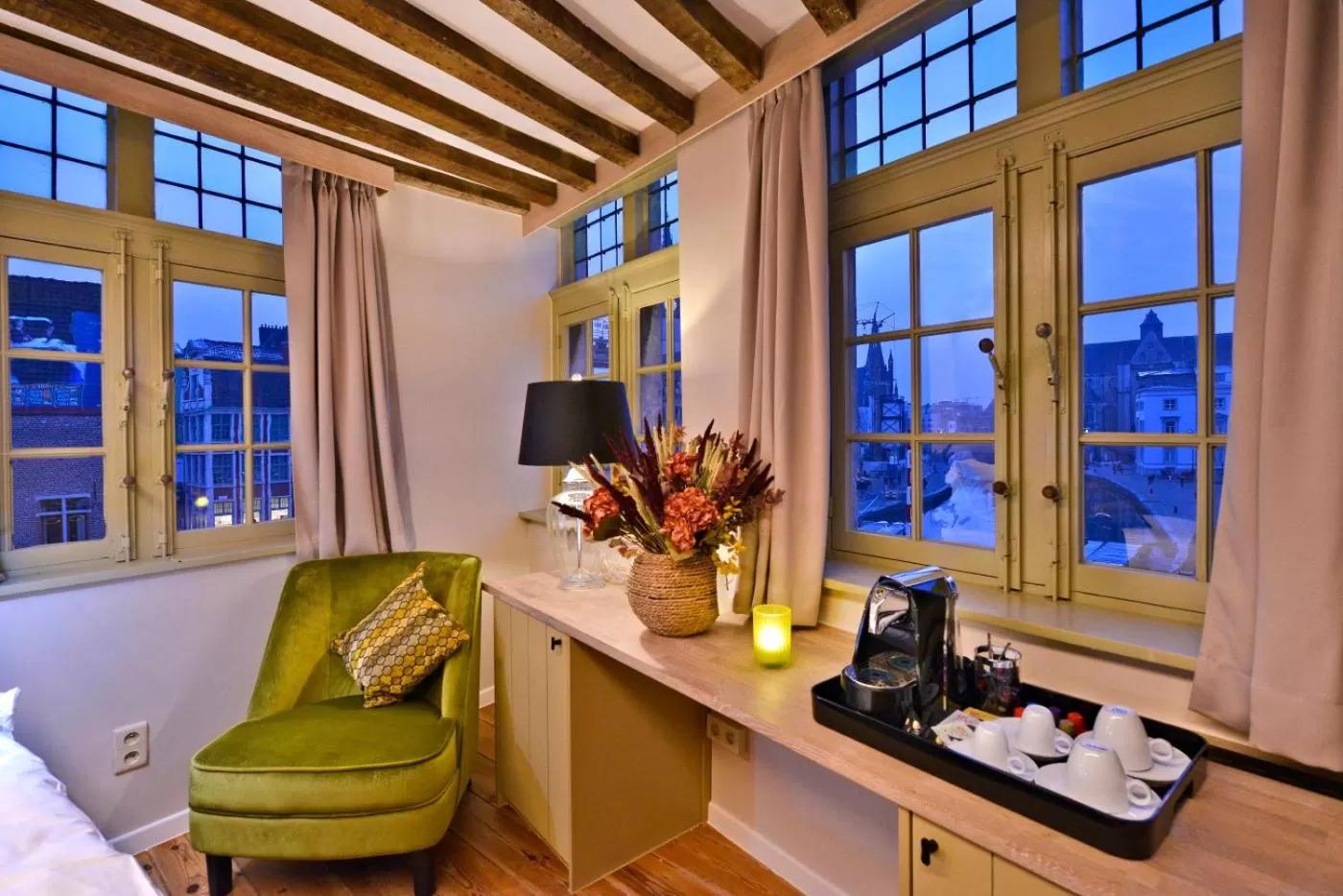 Coffee/tea facilities in Rooms With A View